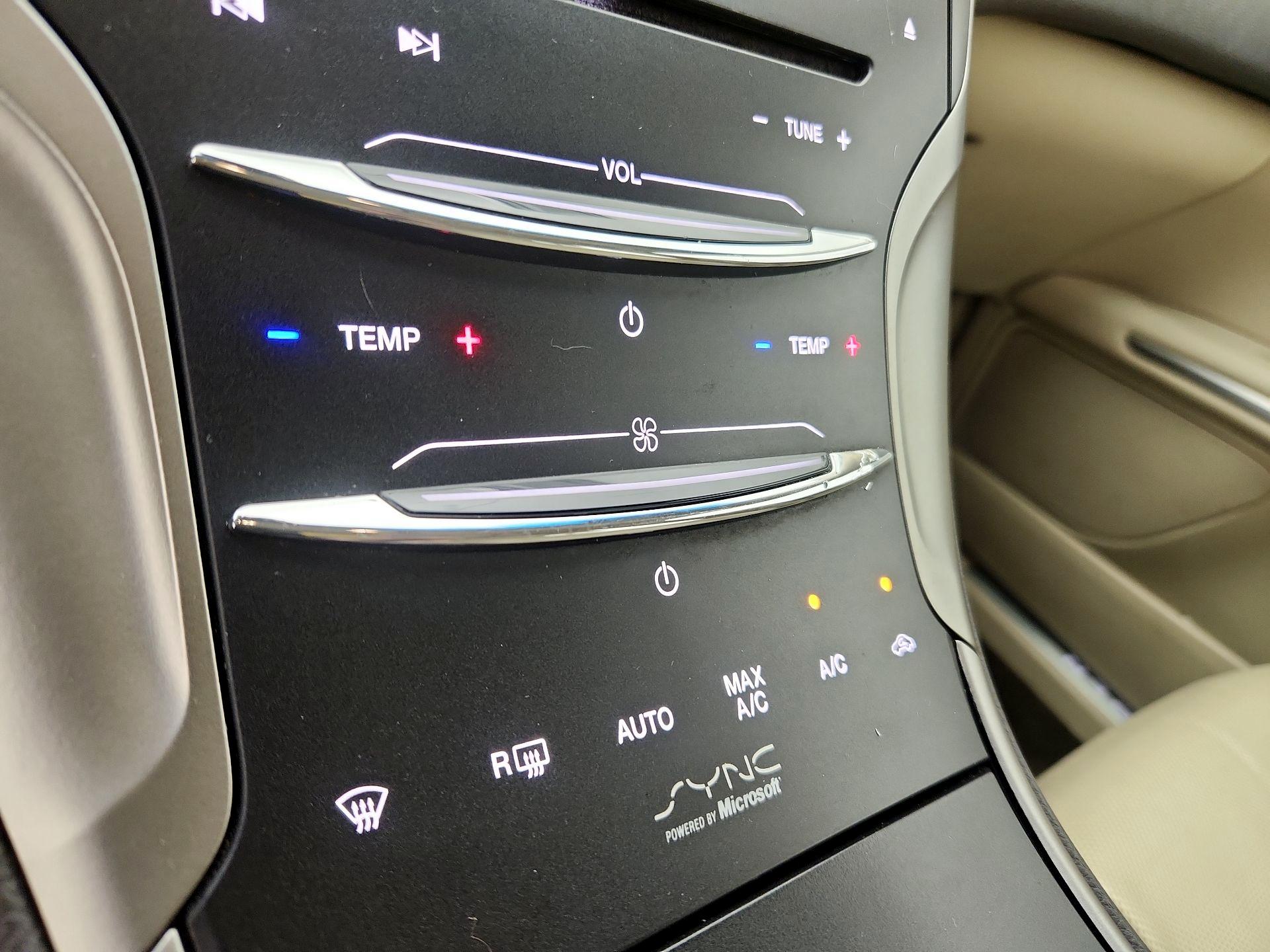 Thumbnail: 2015 Lincoln MKZ - 16