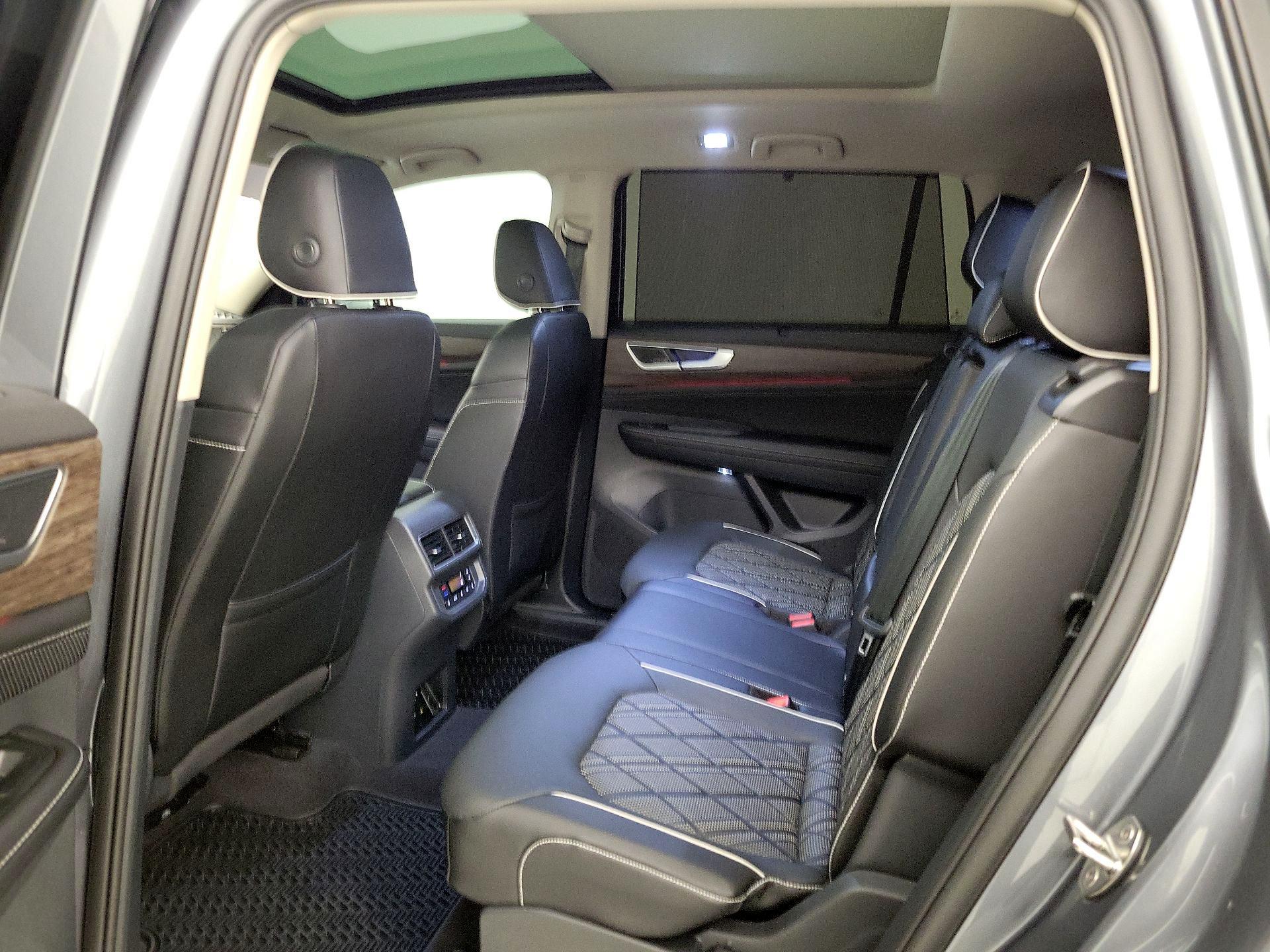 Thumbnail: 2024 Volkswagen Atlas - 19