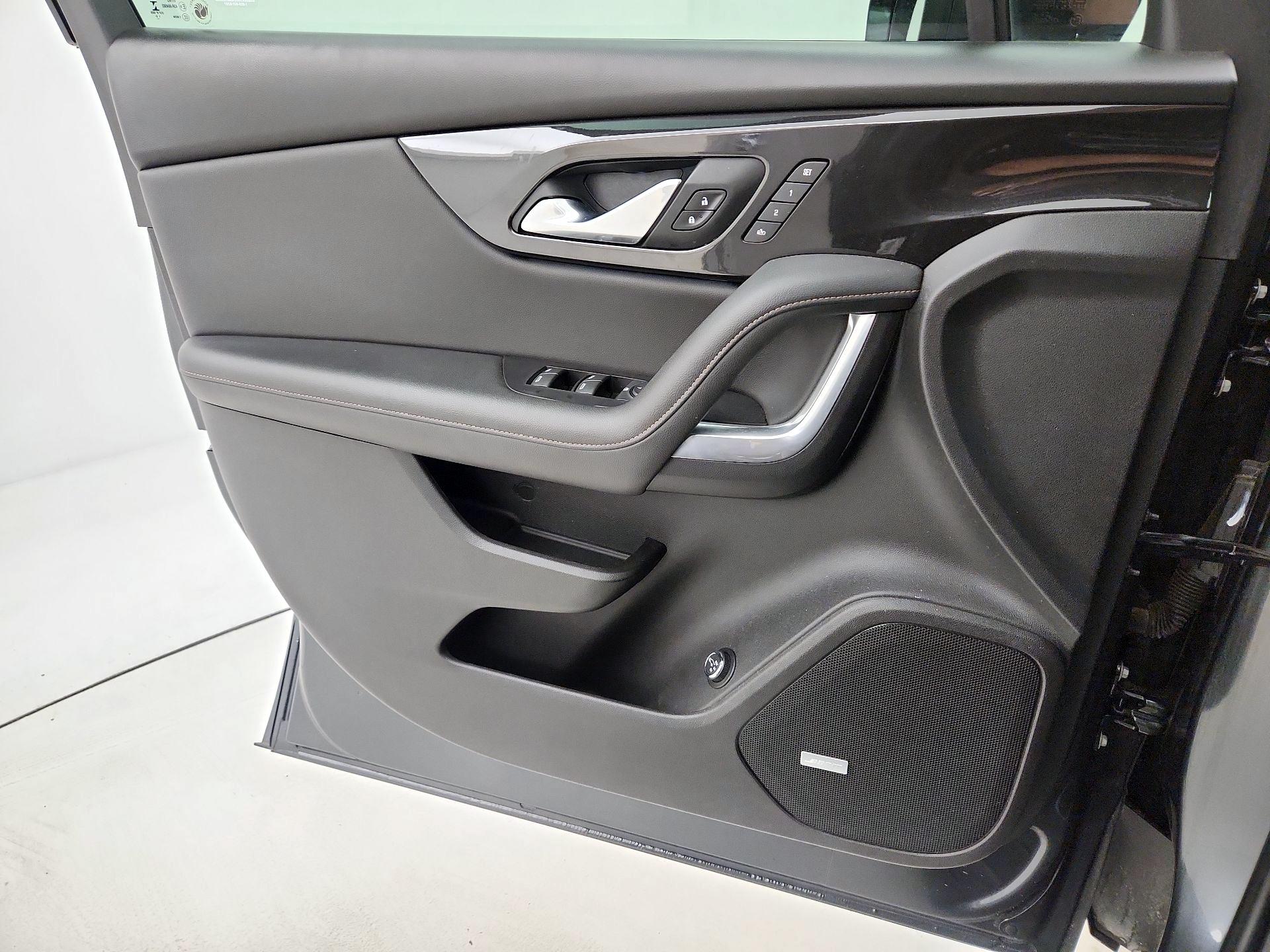 Thumbnail: 2020 Chevrolet Blazer - 12