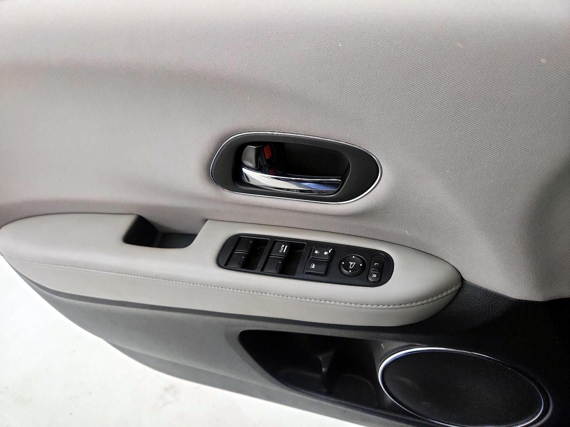 Thumbnail: 2017 Honda HR-V - 12