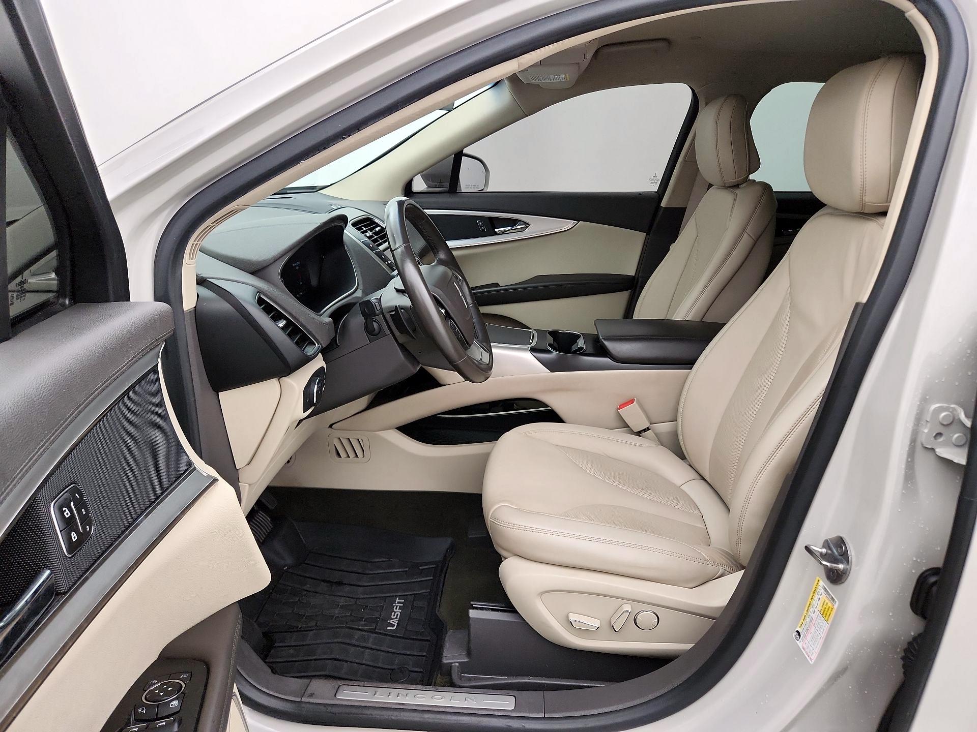Thumbnail: 2020 Lincoln Nautilus - 11