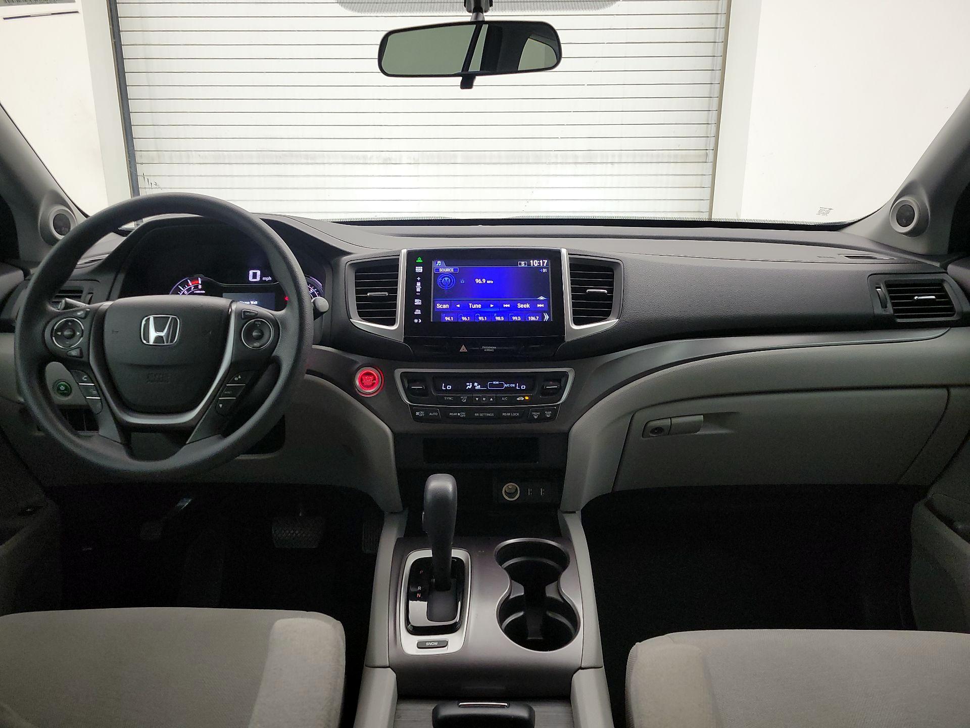 Thumbnail: 2016 Honda Pilot - 9