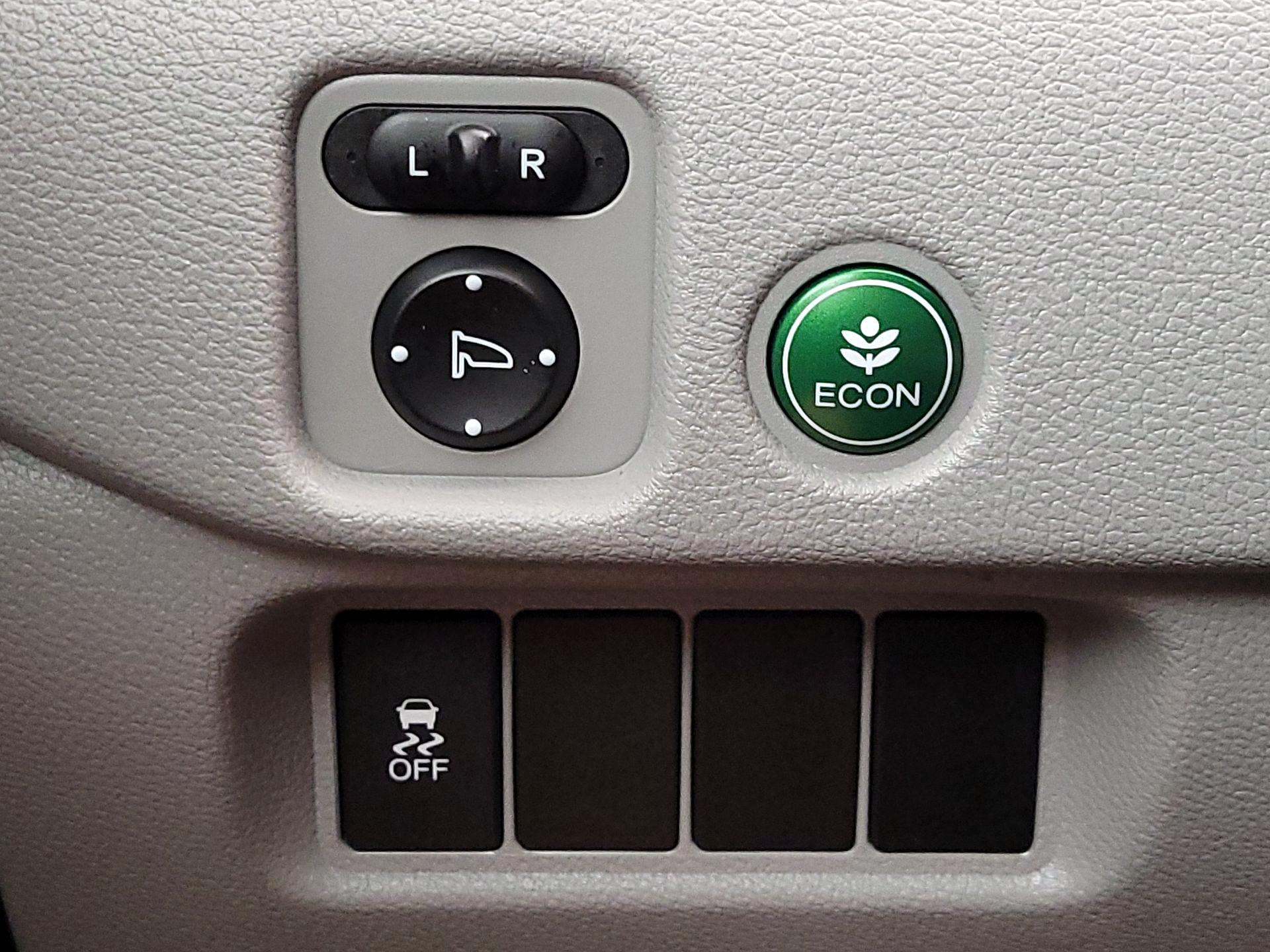 Thumbnail: 2016 Honda Pilot - 13