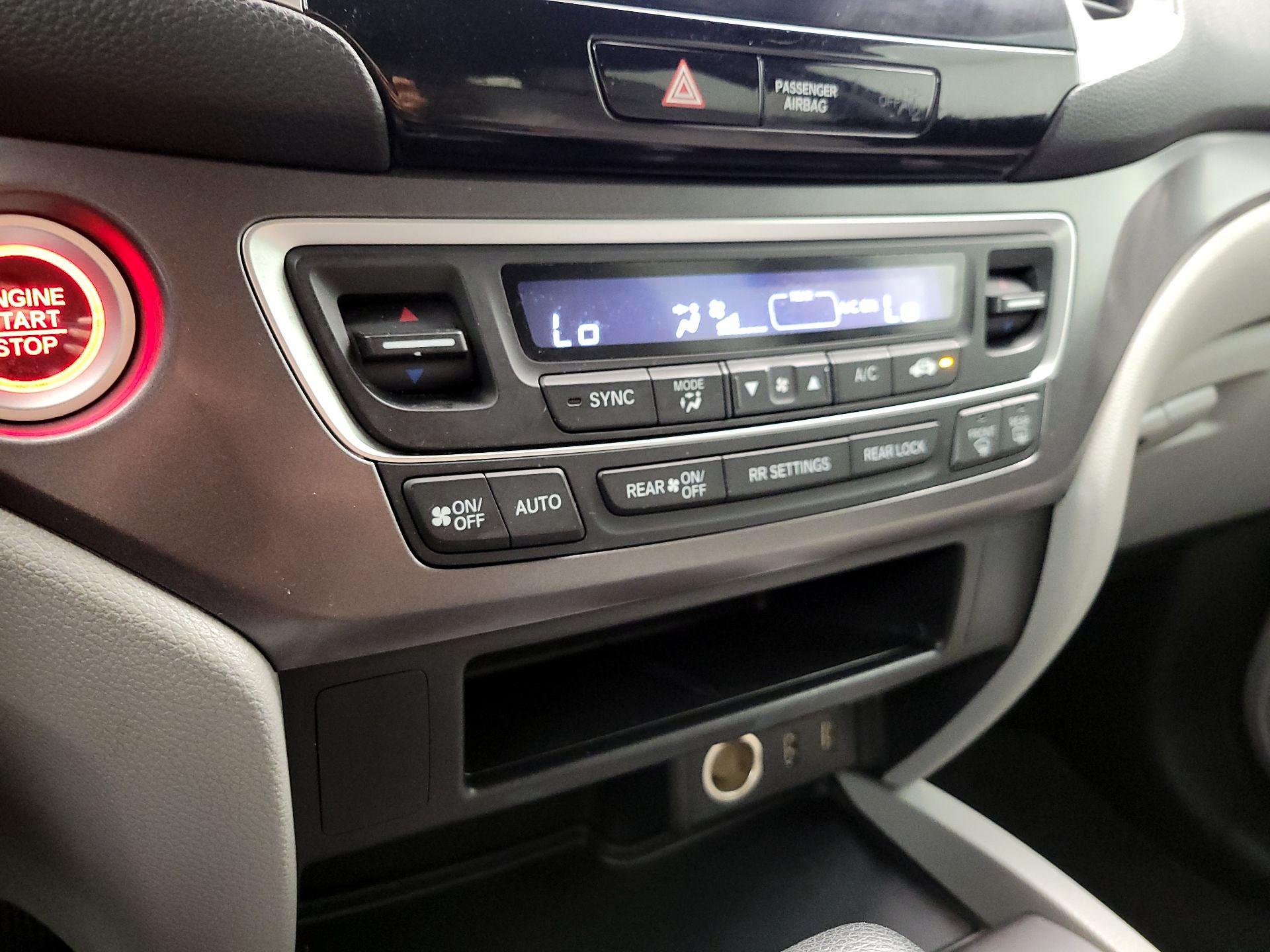 Thumbnail: 2016 Honda Pilot - 16