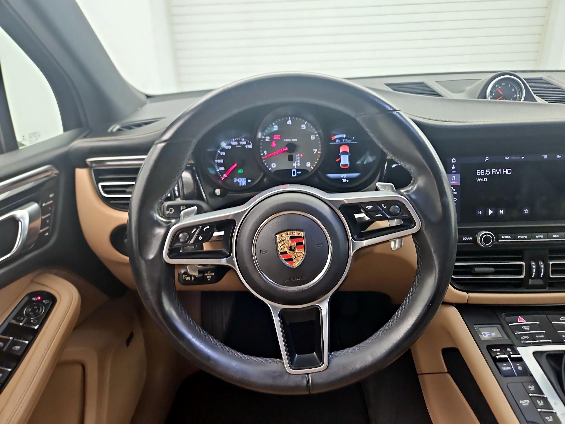 Thumbnail: 2020 Porsche Macan - 10