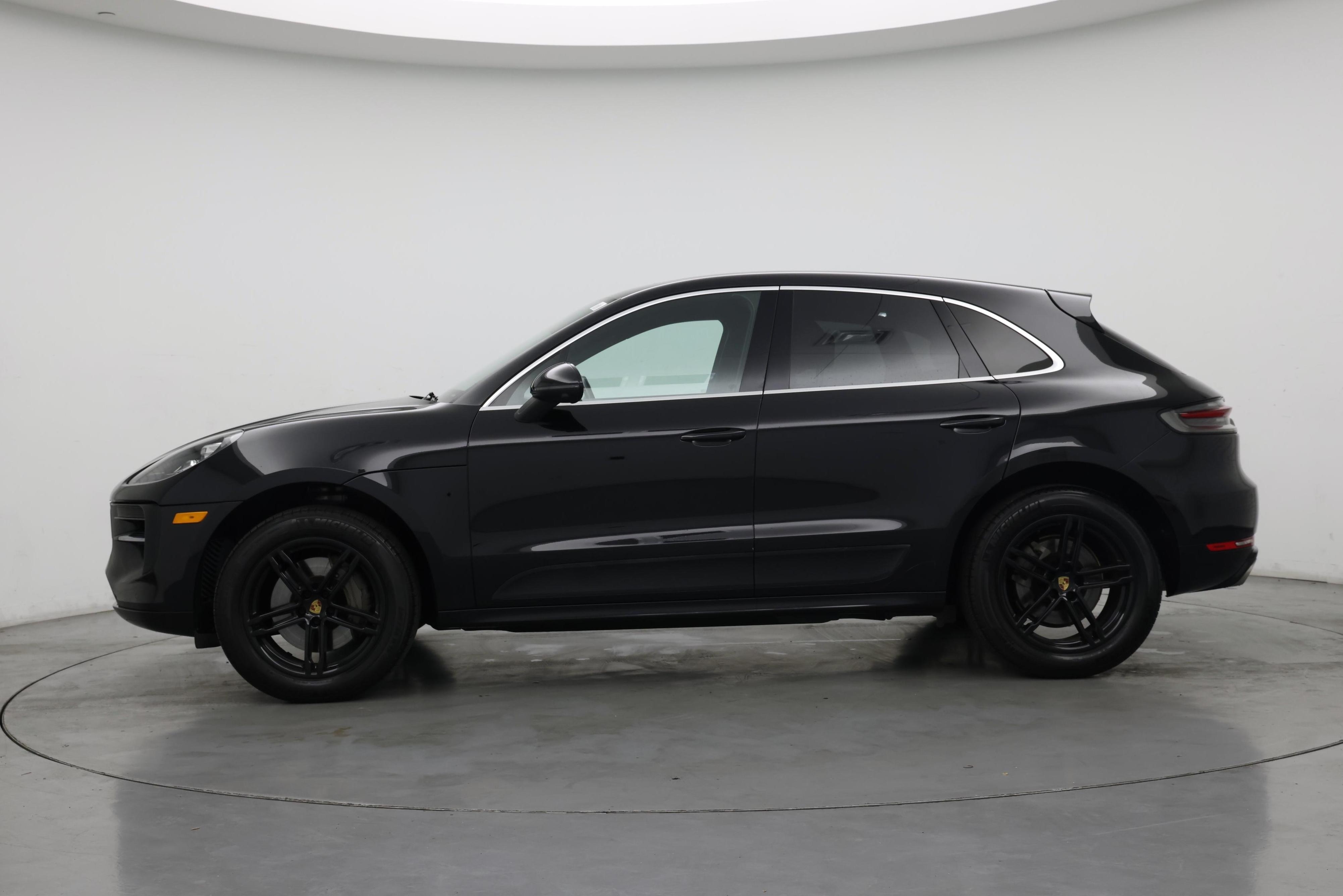 Thumbnail: 2020 Porsche Macan - 3