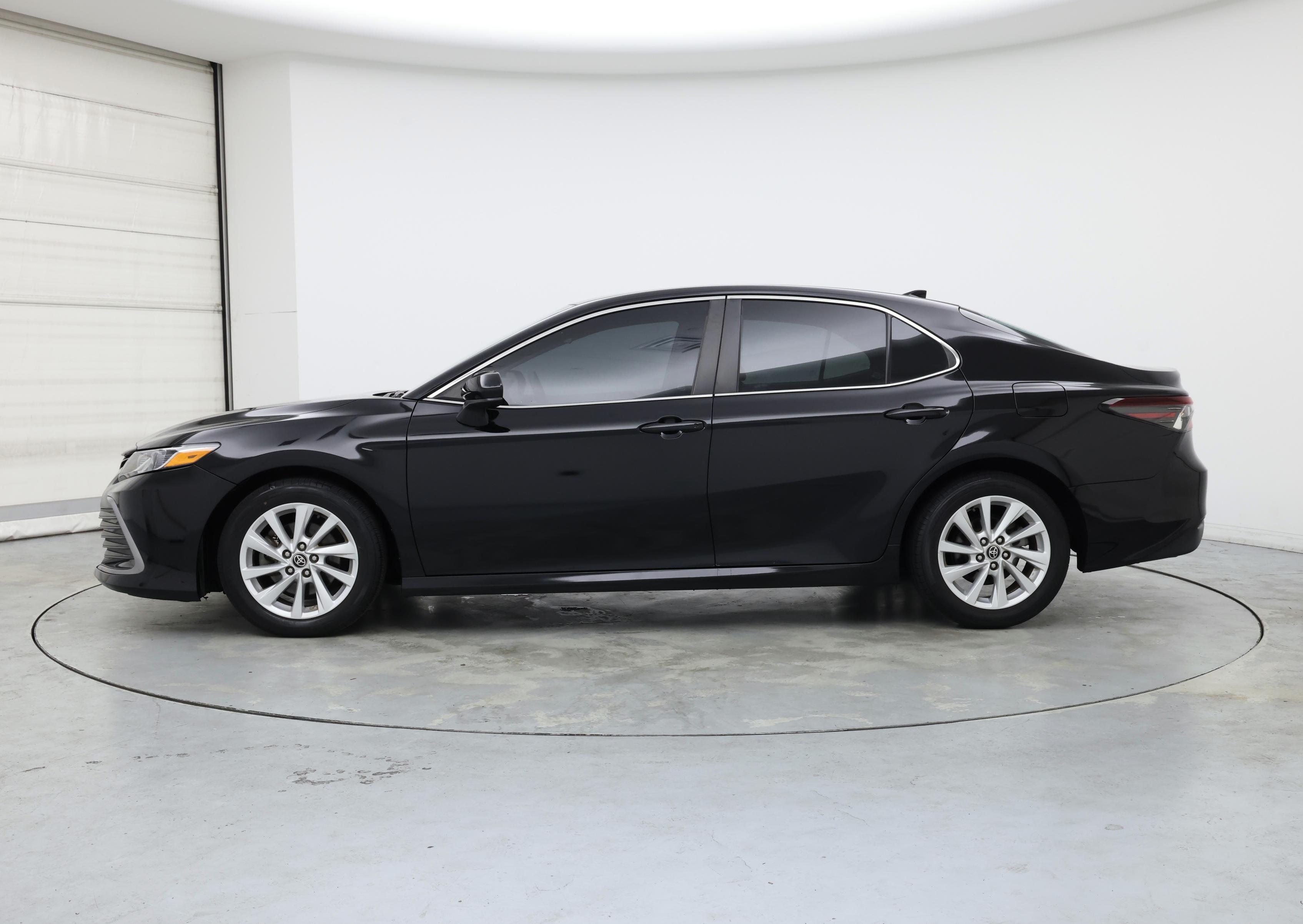 Thumbnail: 2022 Toyota Camry - 3