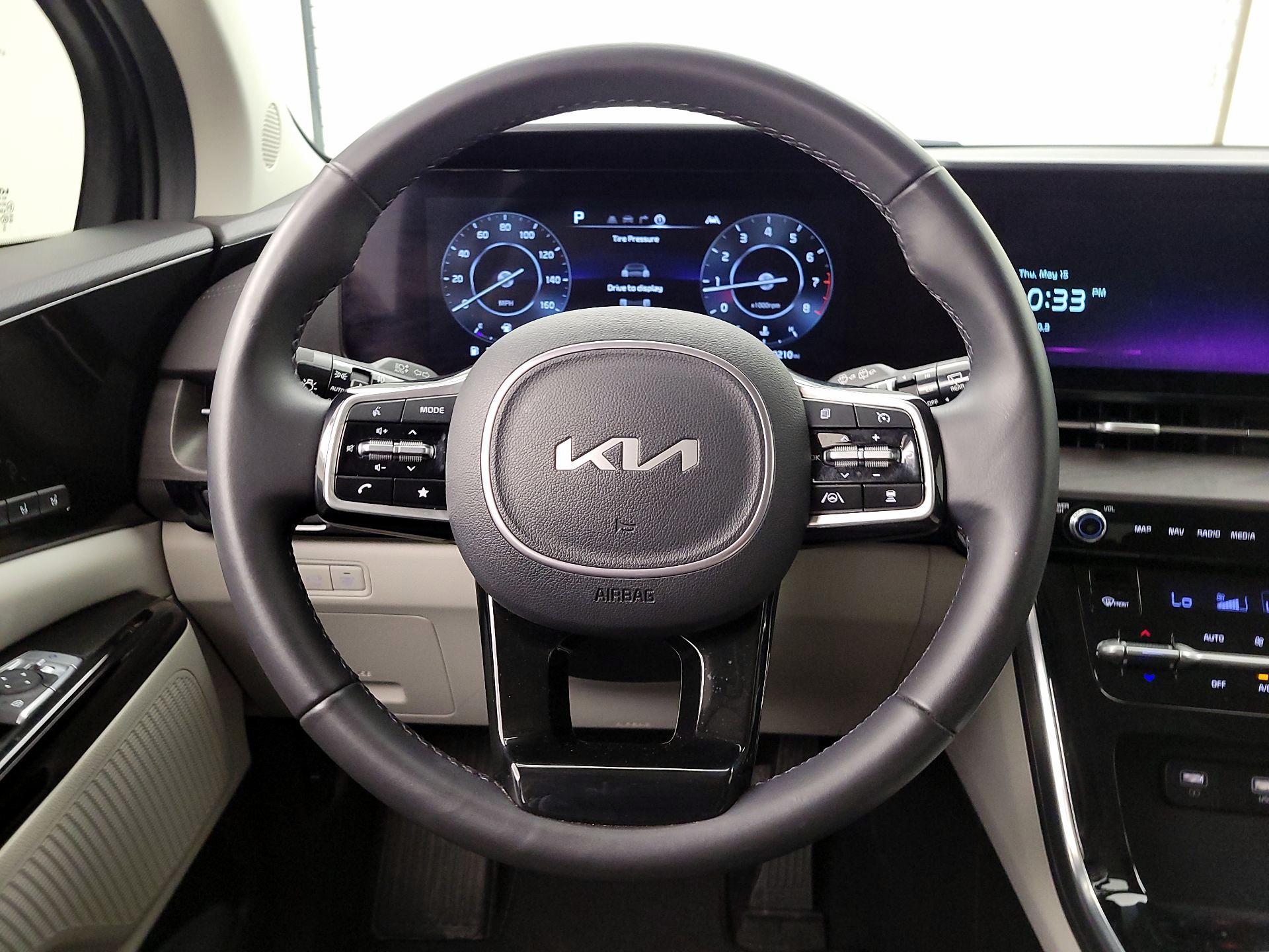 Thumbnail: 2023 Kia Carnival - 10