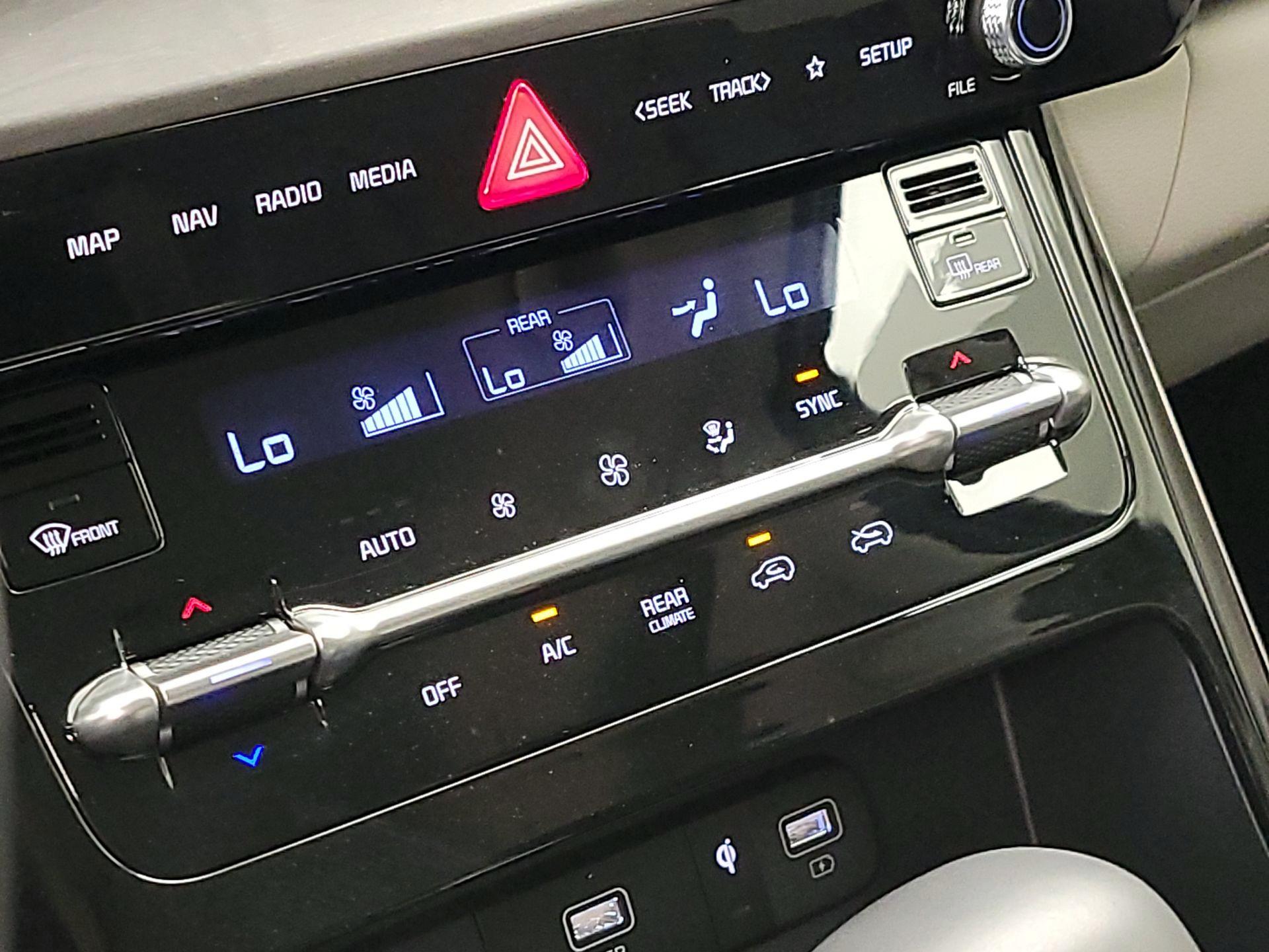 Thumbnail: 2023 Kia Carnival - 17