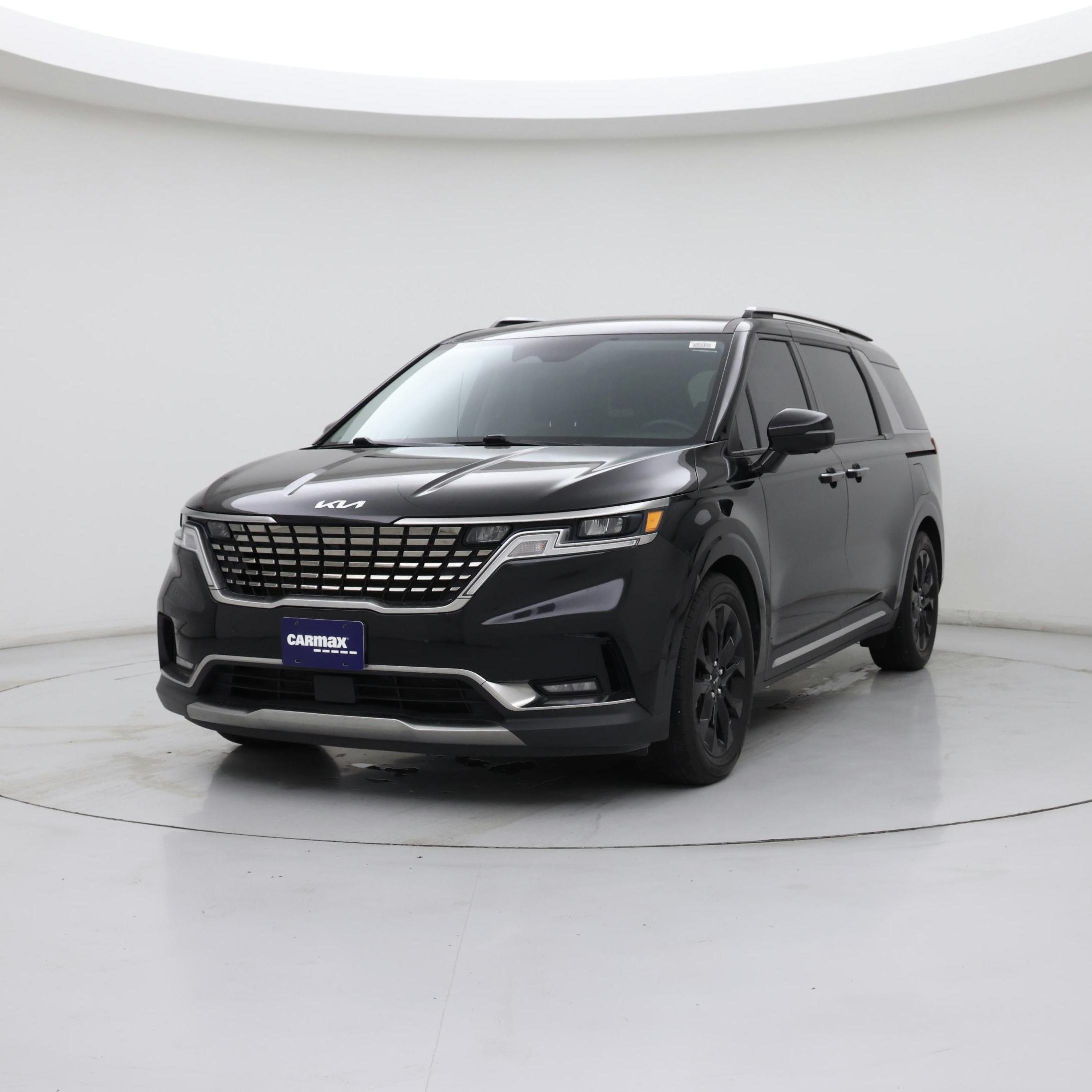 Thumbnail: 2023 Kia Carnival - 4