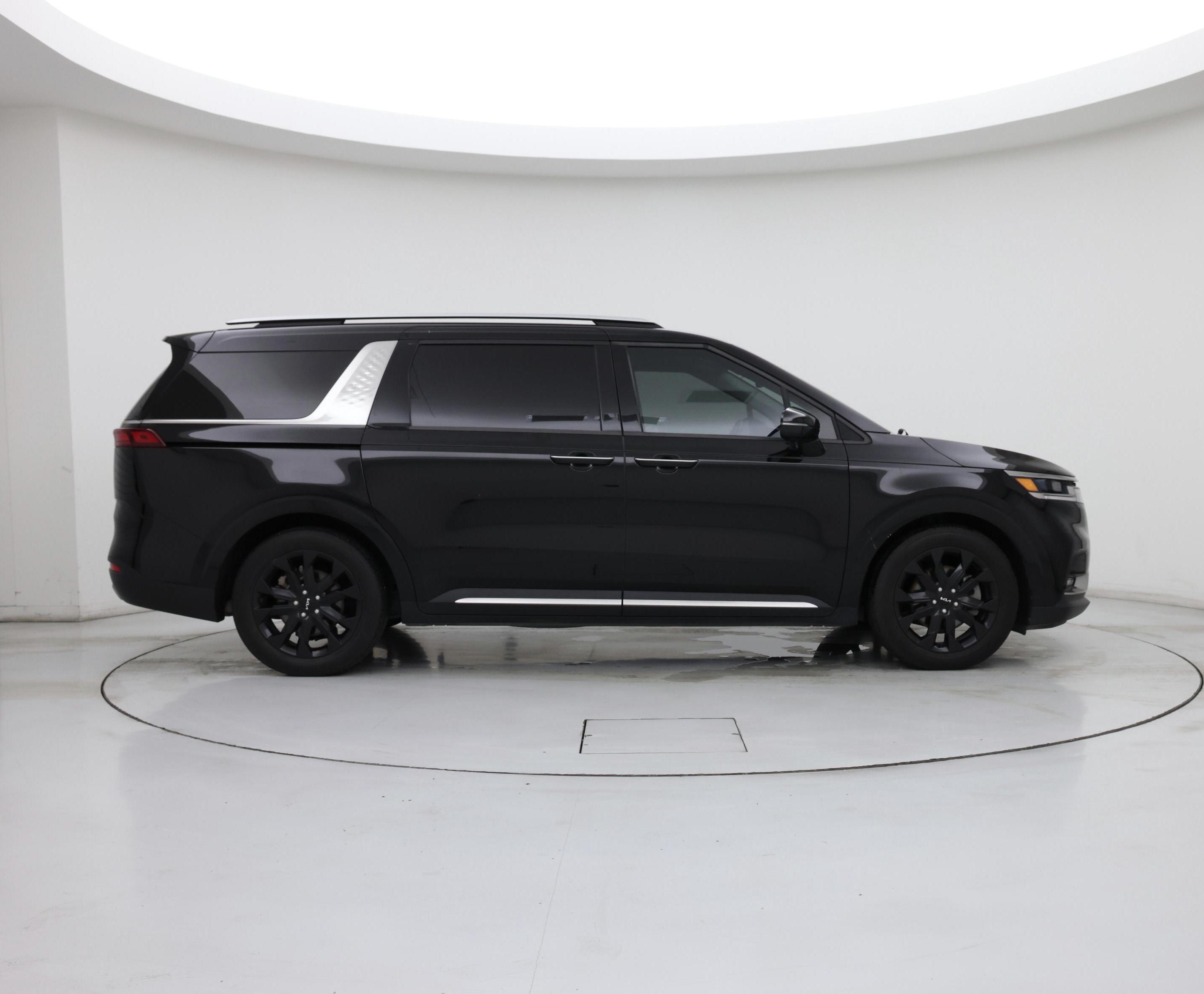 Thumbnail: 2023 Kia Carnival - 7