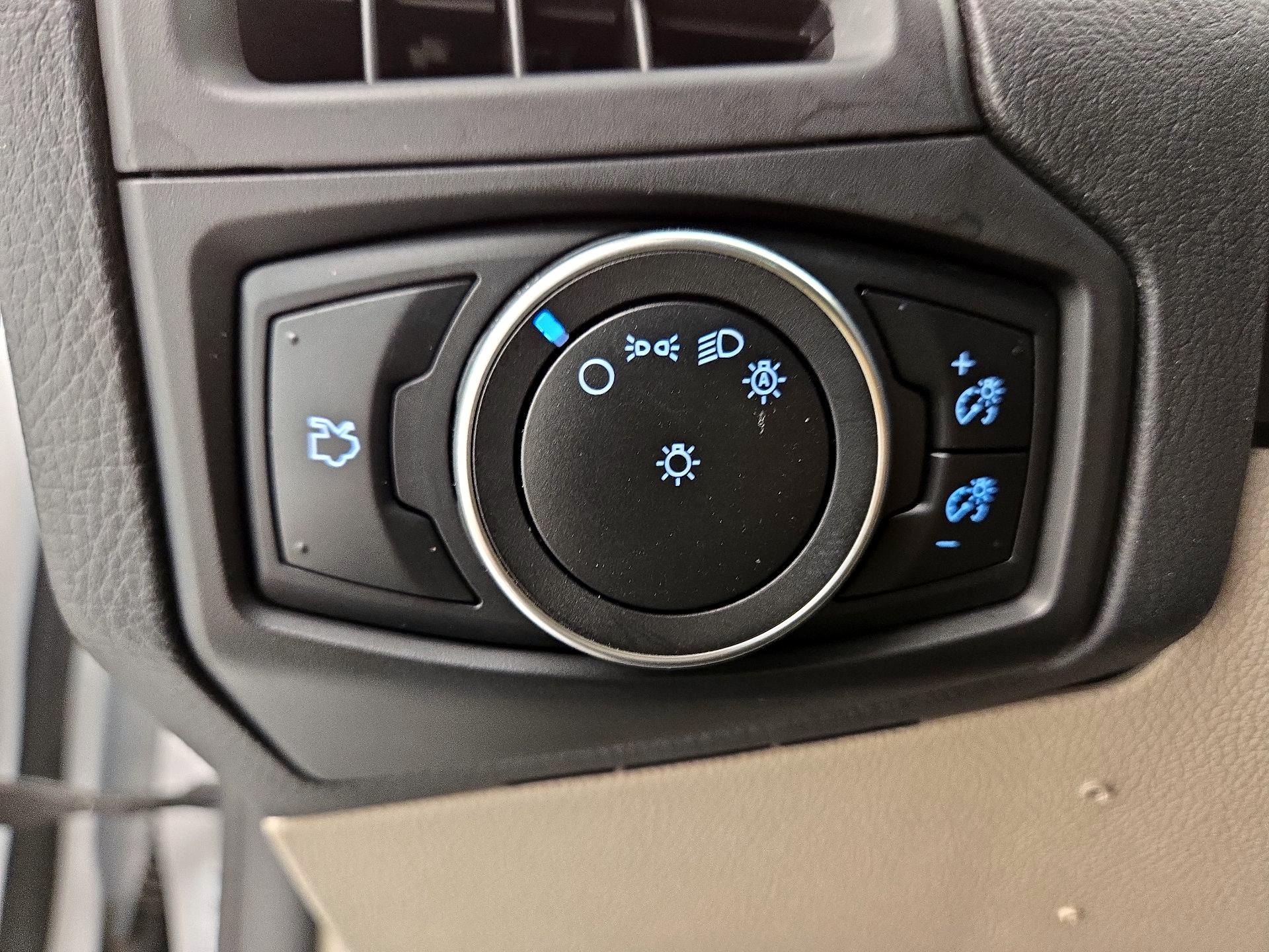 Thumbnail: 2016 Ford Focus - 13