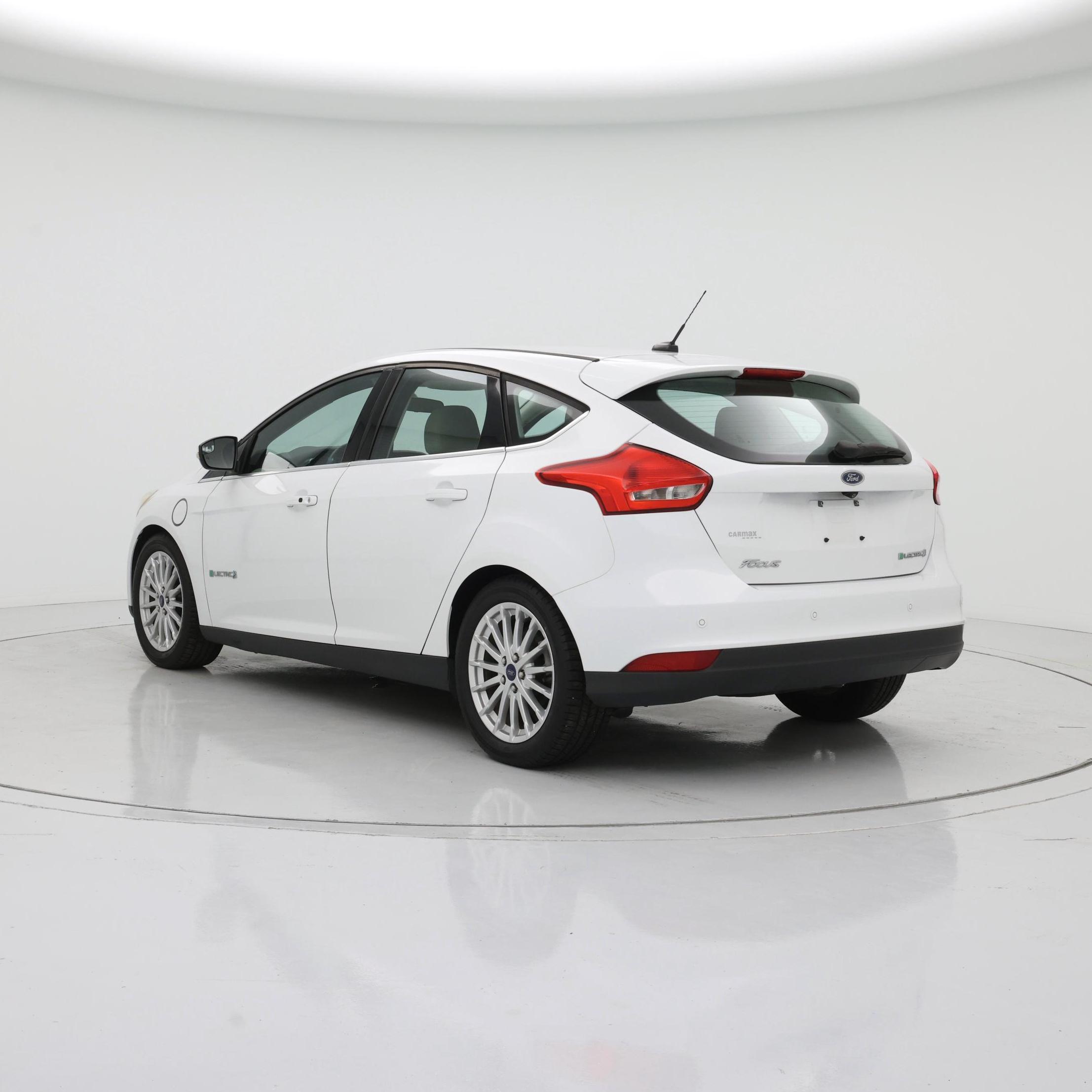 Thumbnail: 2016 Ford Focus - 2