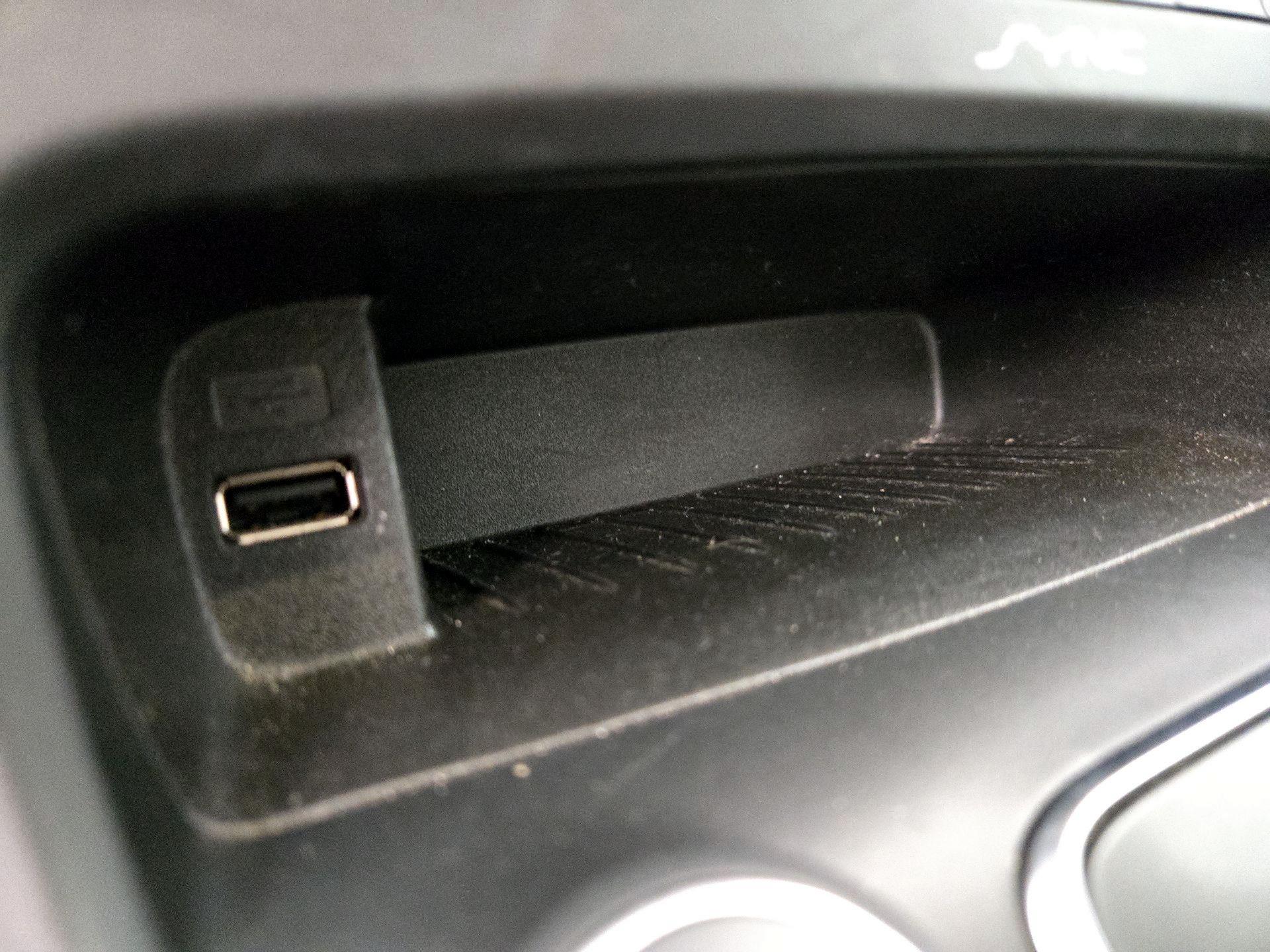 Thumbnail: 2016 Ford Focus - 19