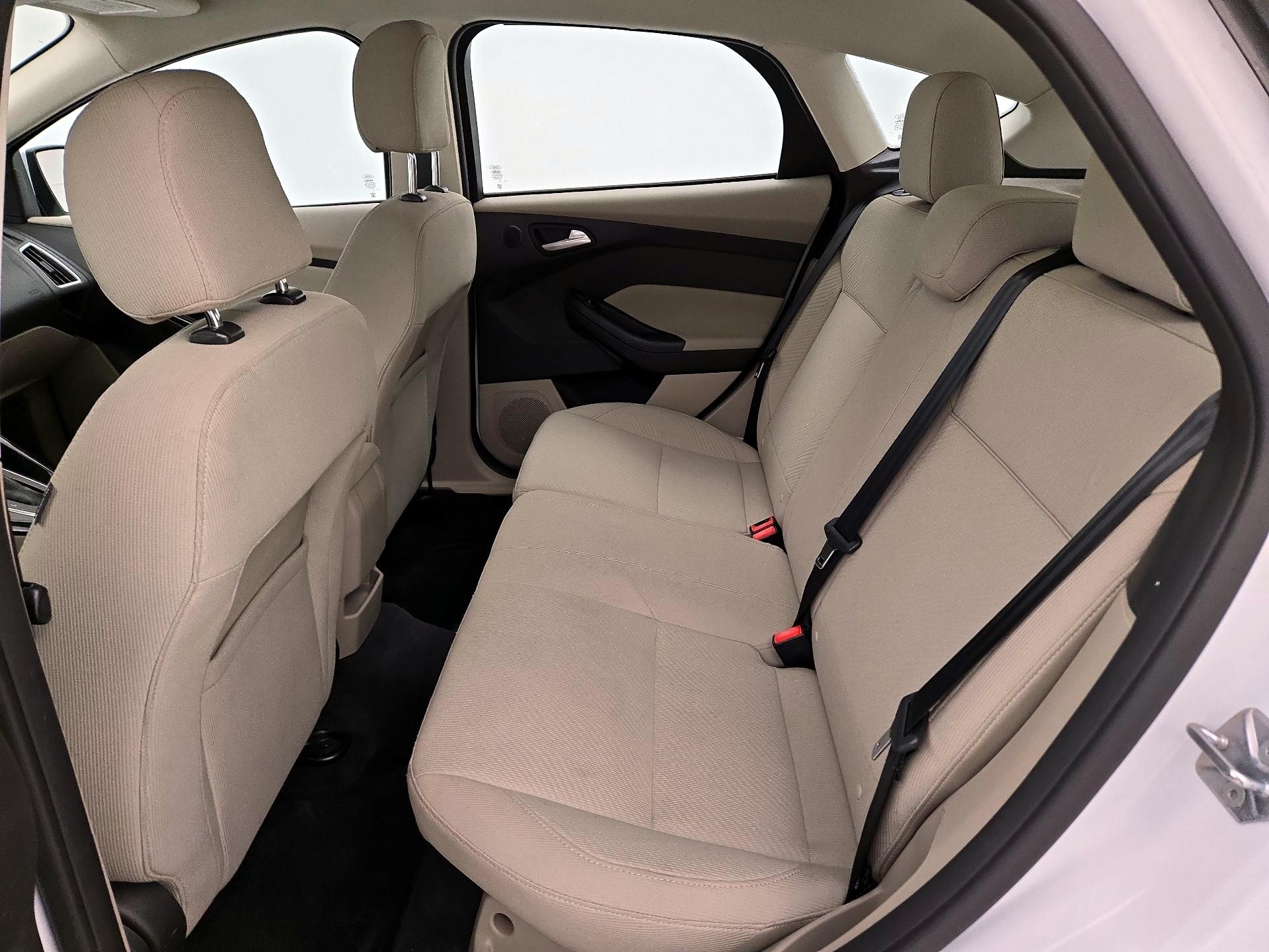 Thumbnail: 2016 Ford Focus - 20