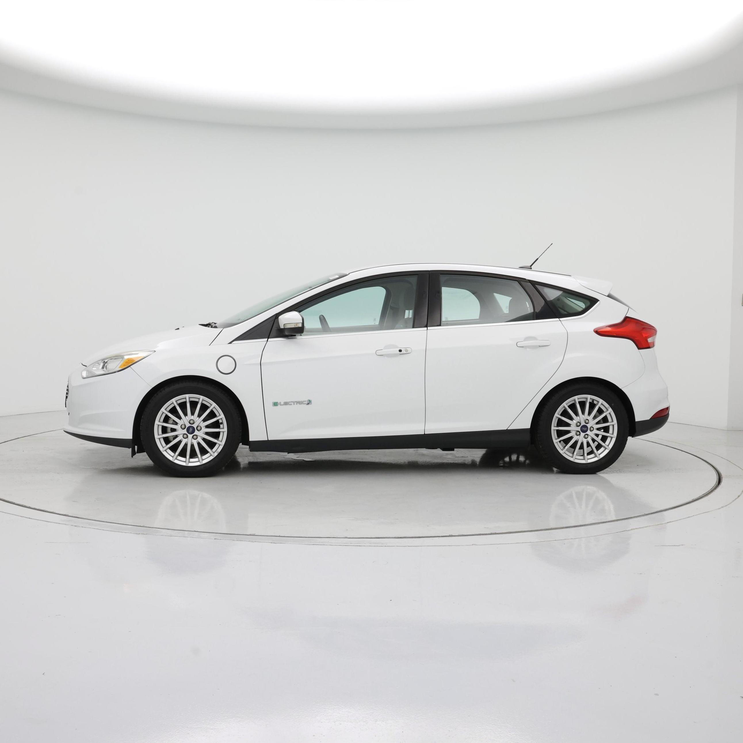 Thumbnail: 2016 Ford Focus - 3