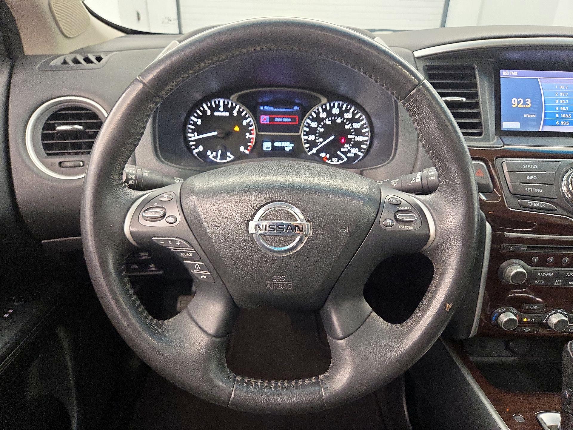 Thumbnail: 2014 Nissan Pathfinder - 10