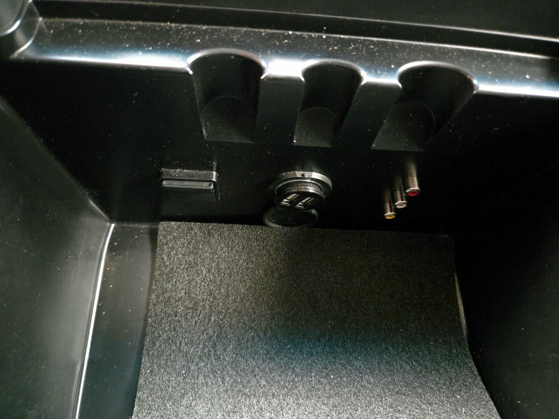 Thumbnail: 2014 Nissan Pathfinder - 18