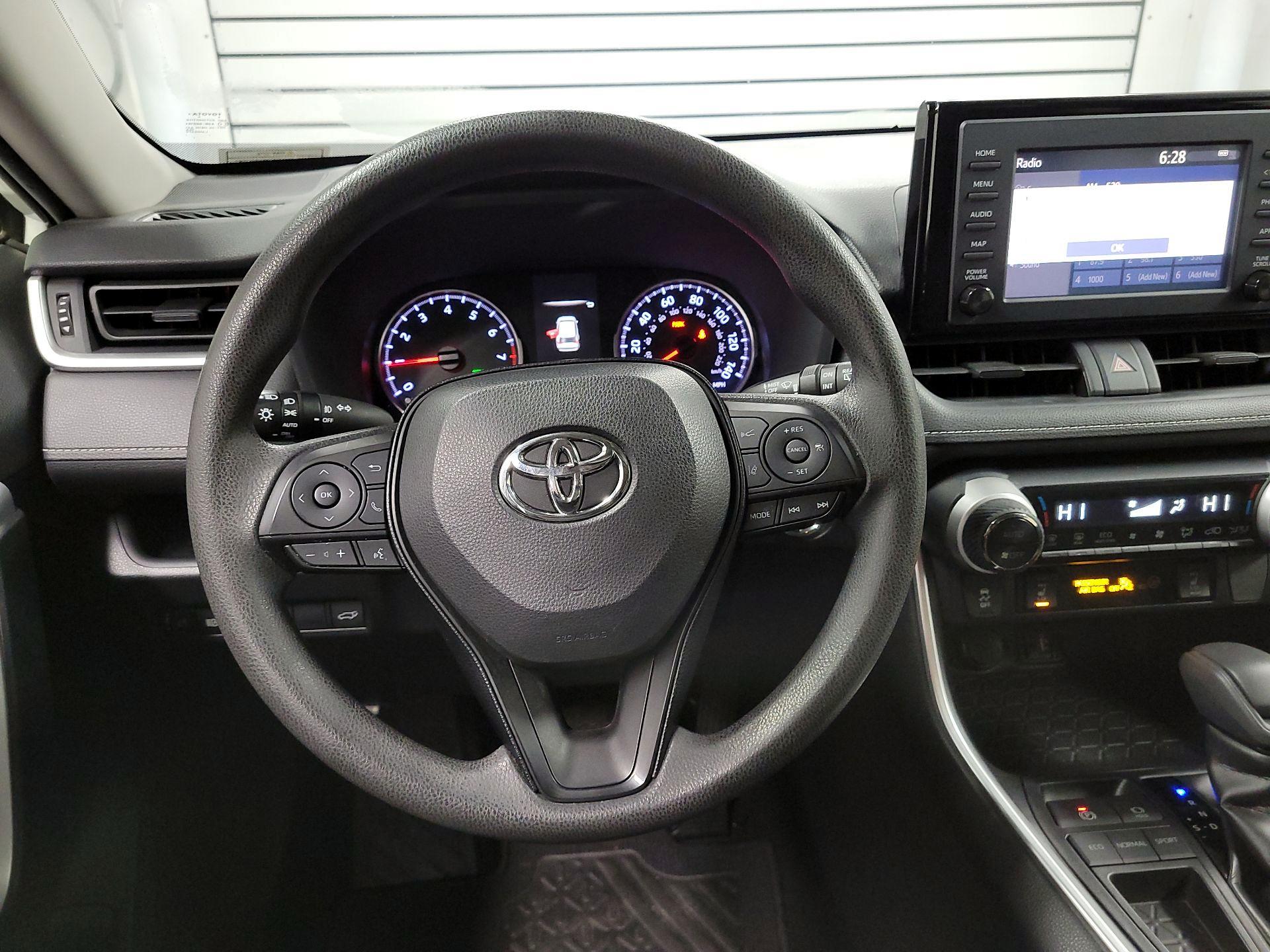 Thumbnail: 2019 Toyota RAV4 - 10