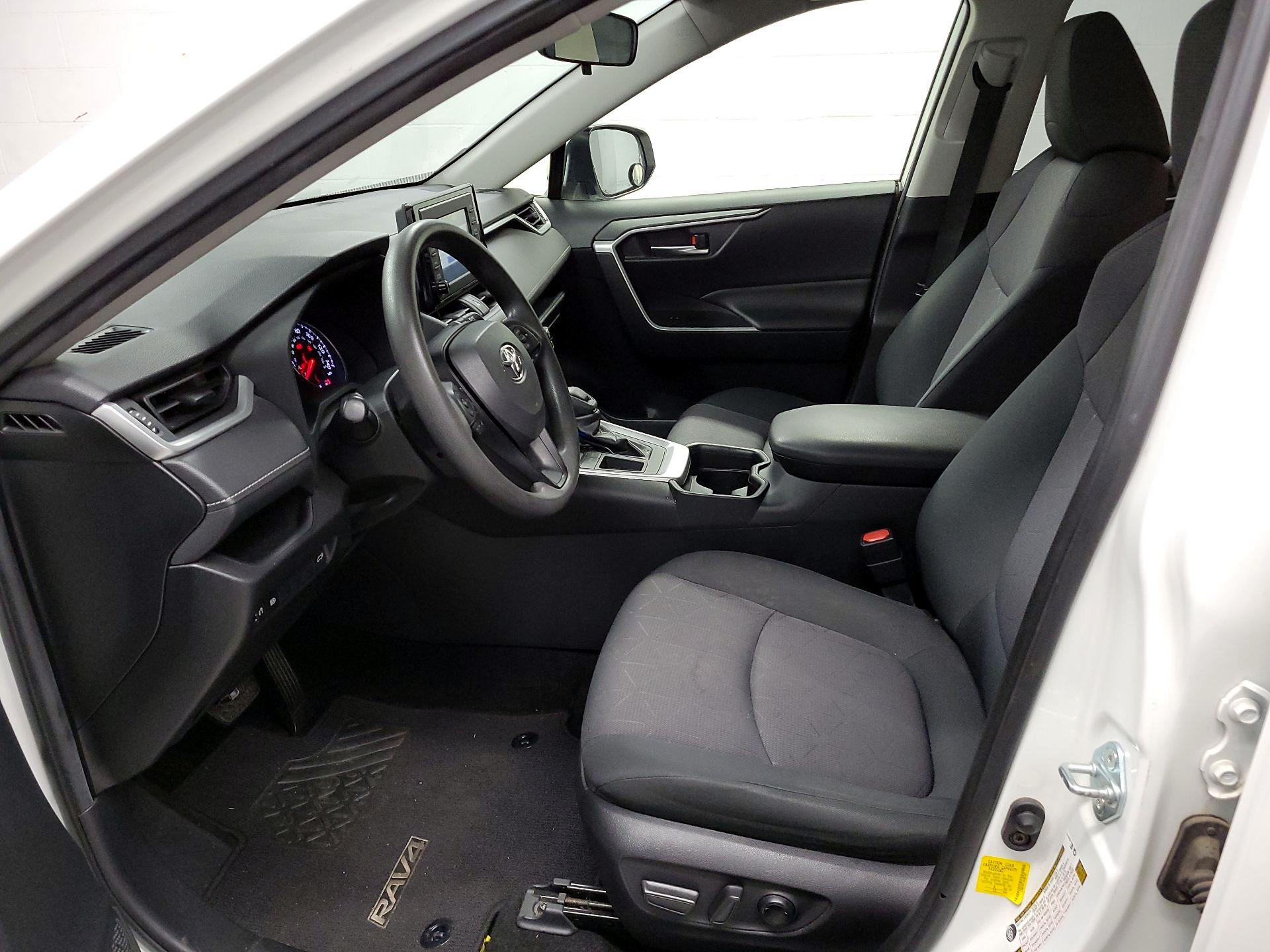 Thumbnail: 2019 Toyota RAV4 - 11