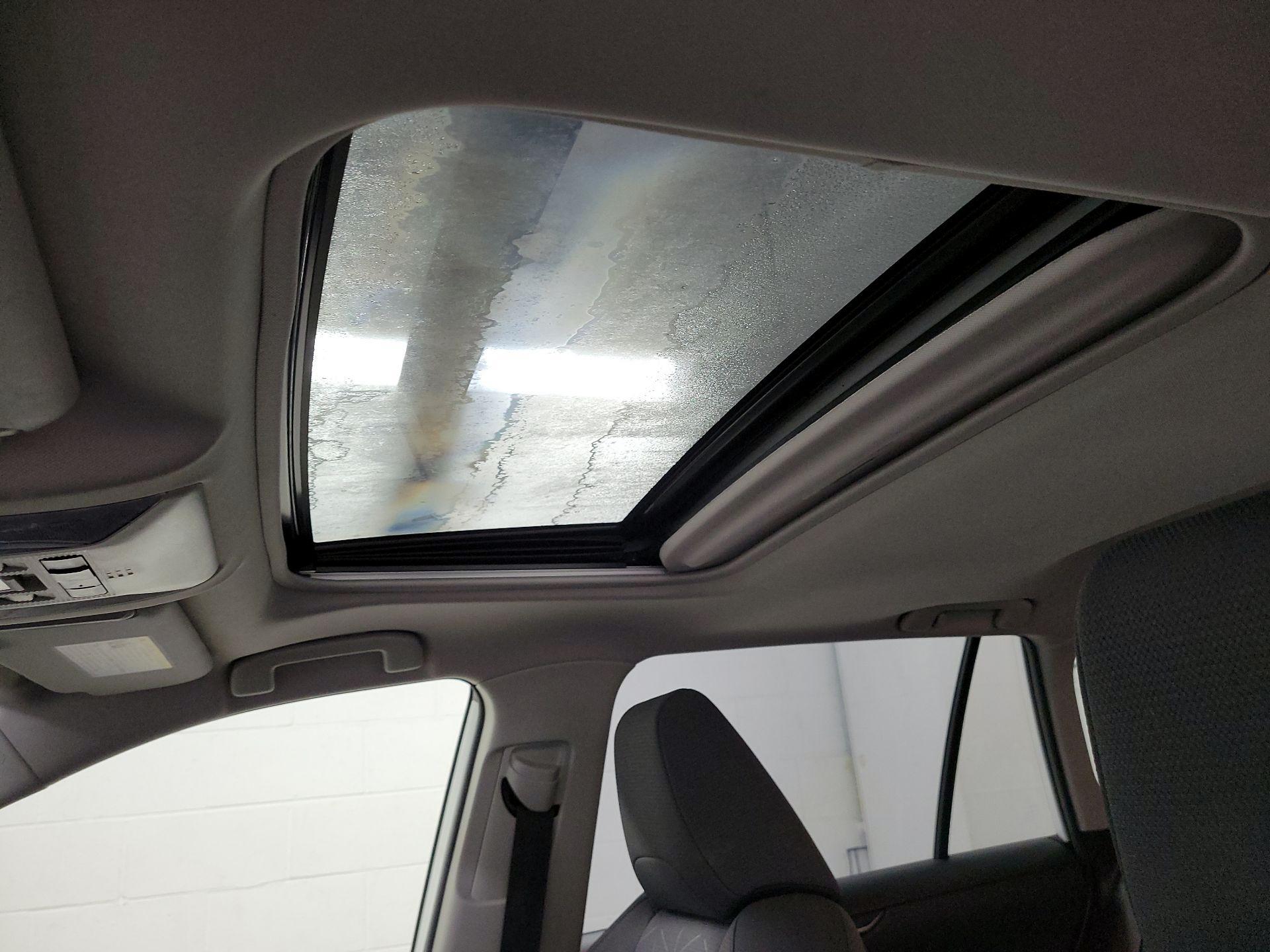 Thumbnail: 2019 Toyota RAV4 - 19