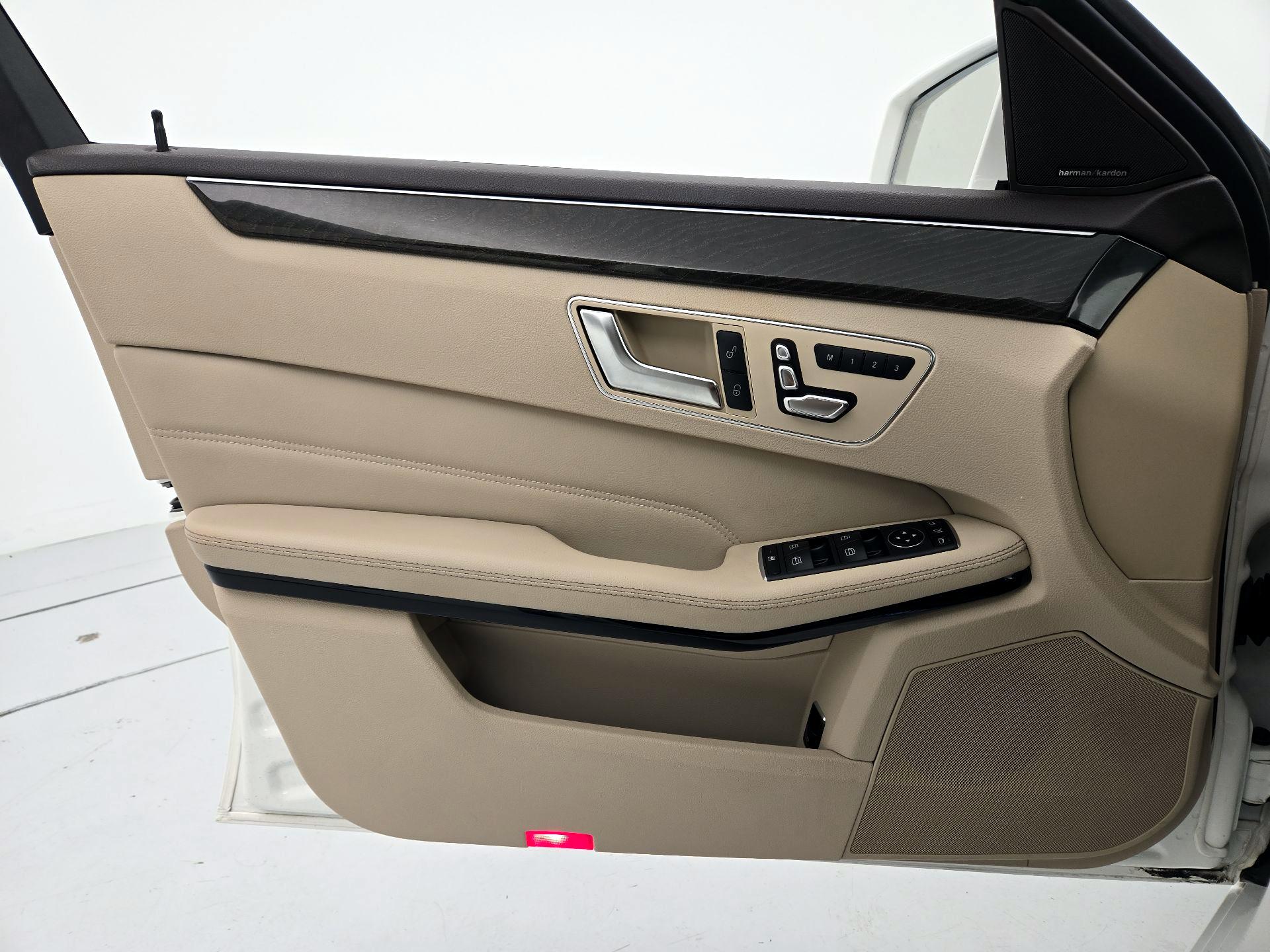 Thumbnail: 2015 Mercedes-Benz E-Class - 12