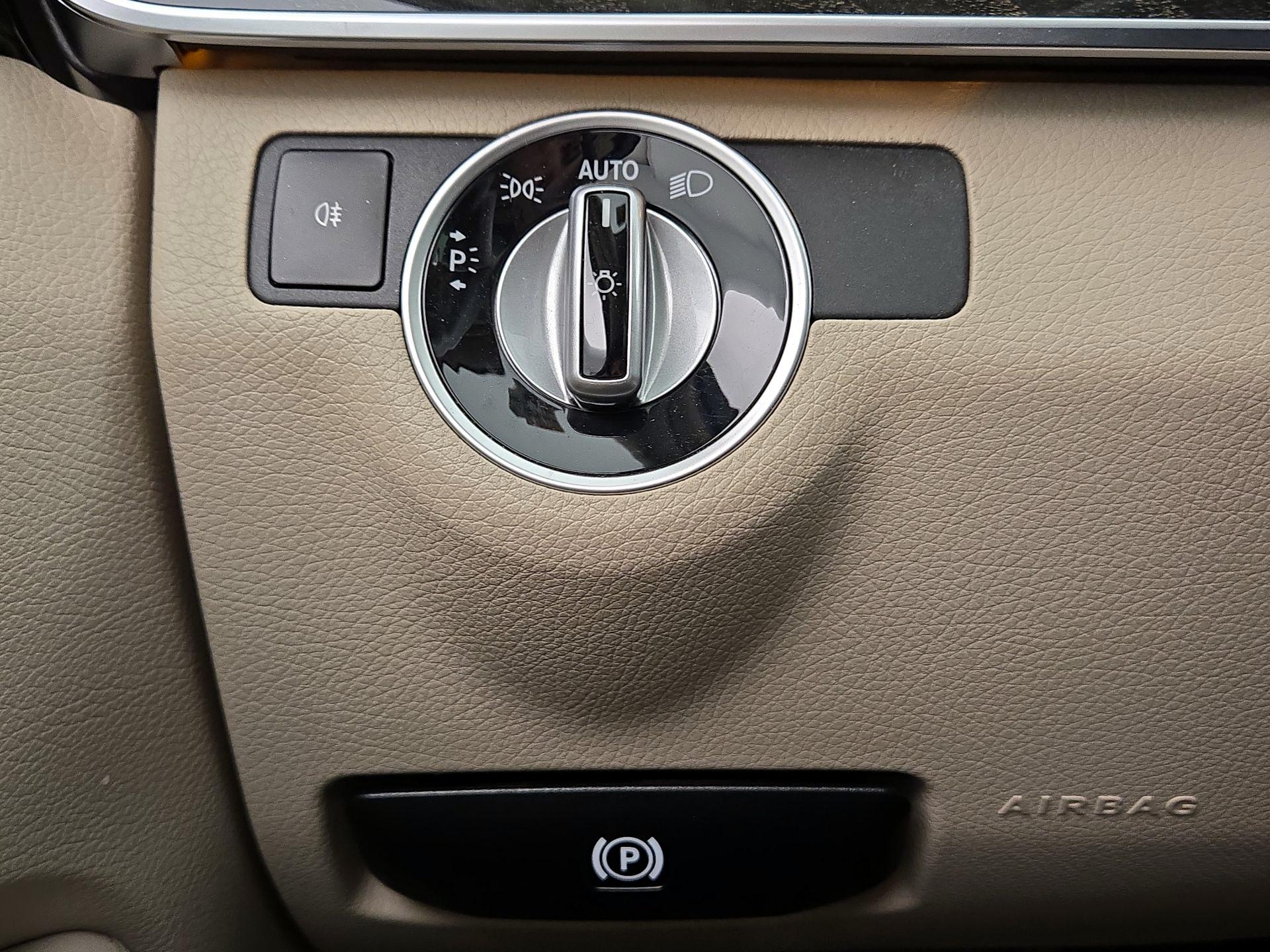 Thumbnail: 2015 Mercedes-Benz E-Class - 13