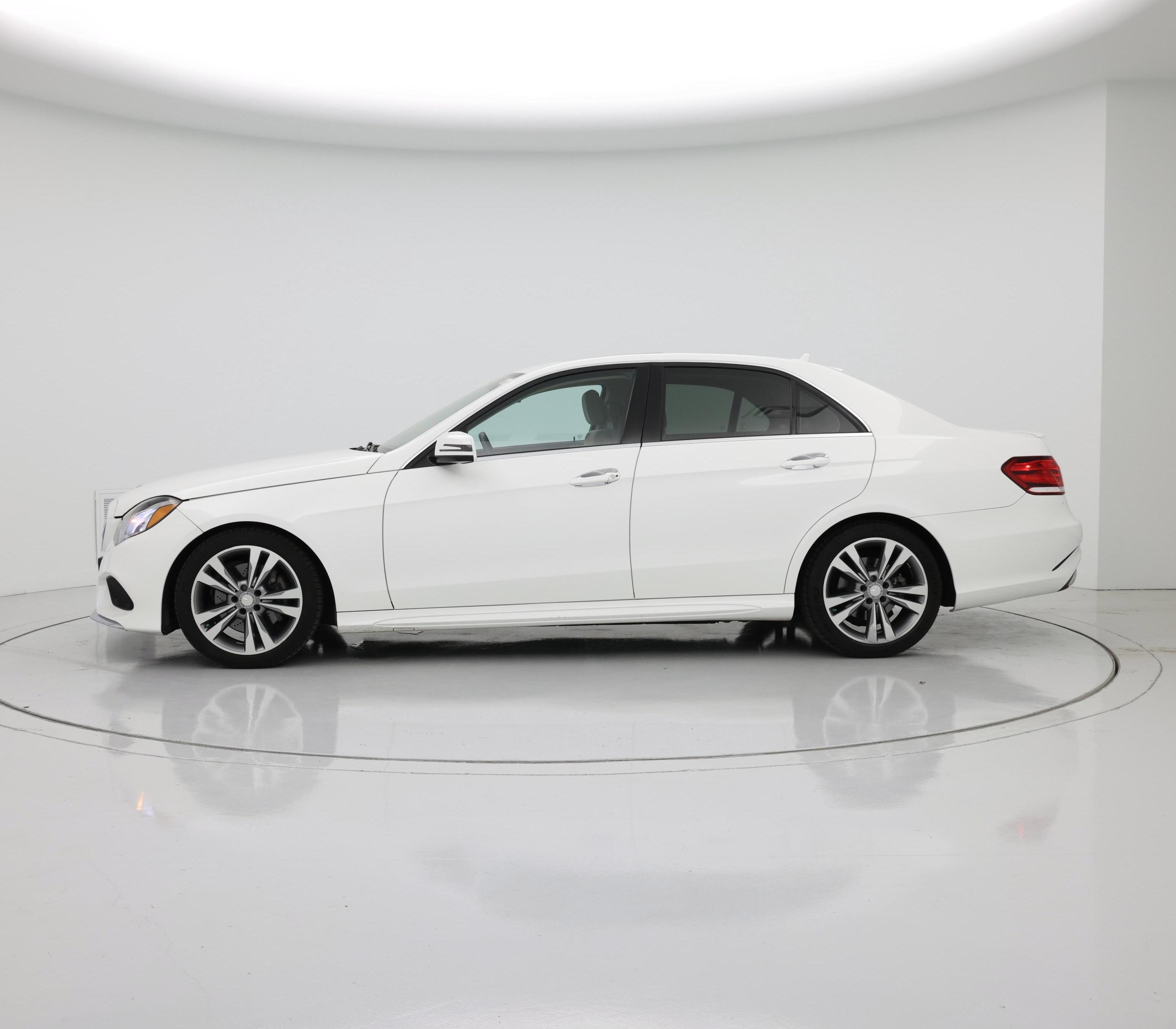 Thumbnail: 2015 Mercedes-Benz E-Class - 3