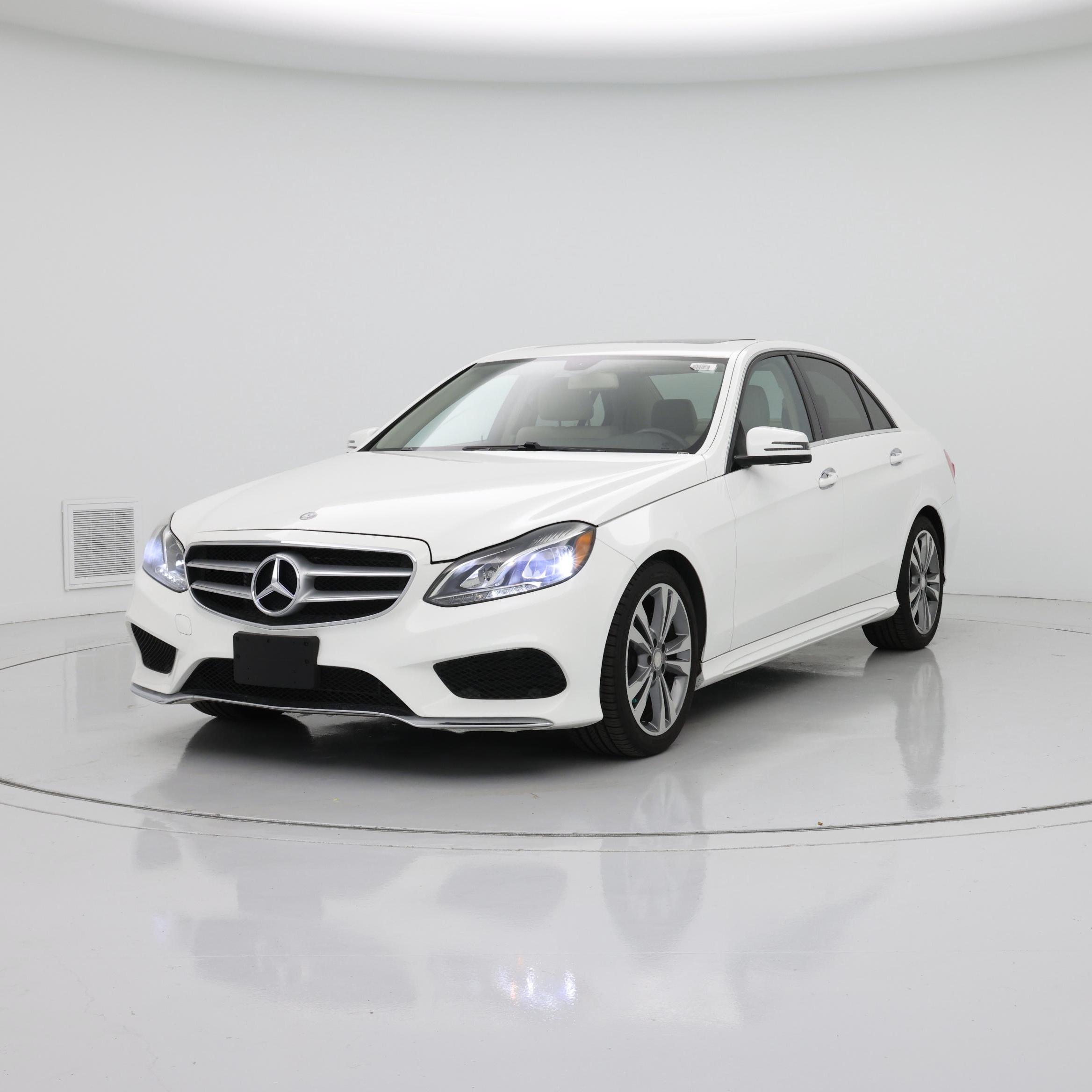 Thumbnail: 2015 Mercedes-Benz E-Class - 4