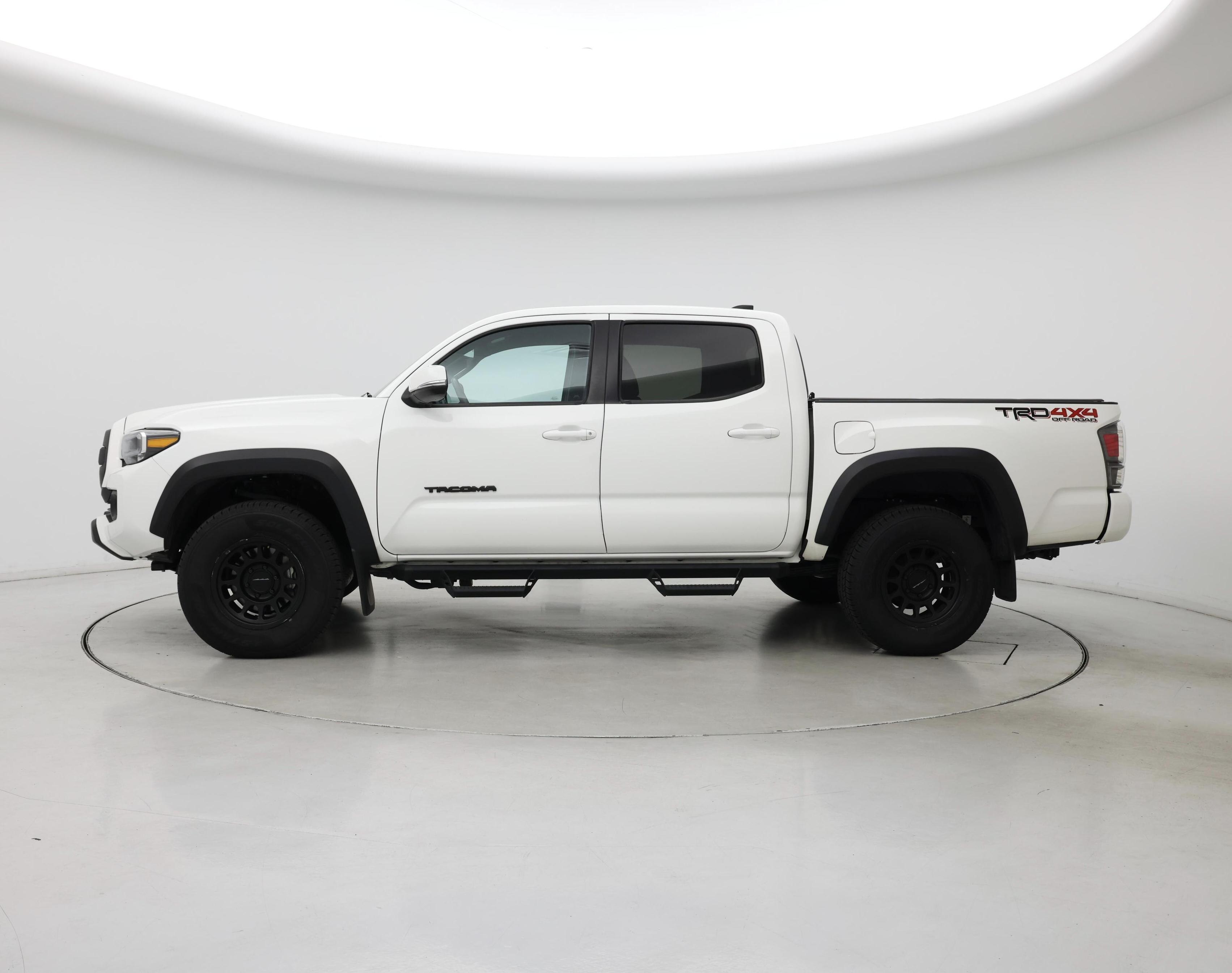 Thumbnail: 2022 Toyota Tacoma - 3