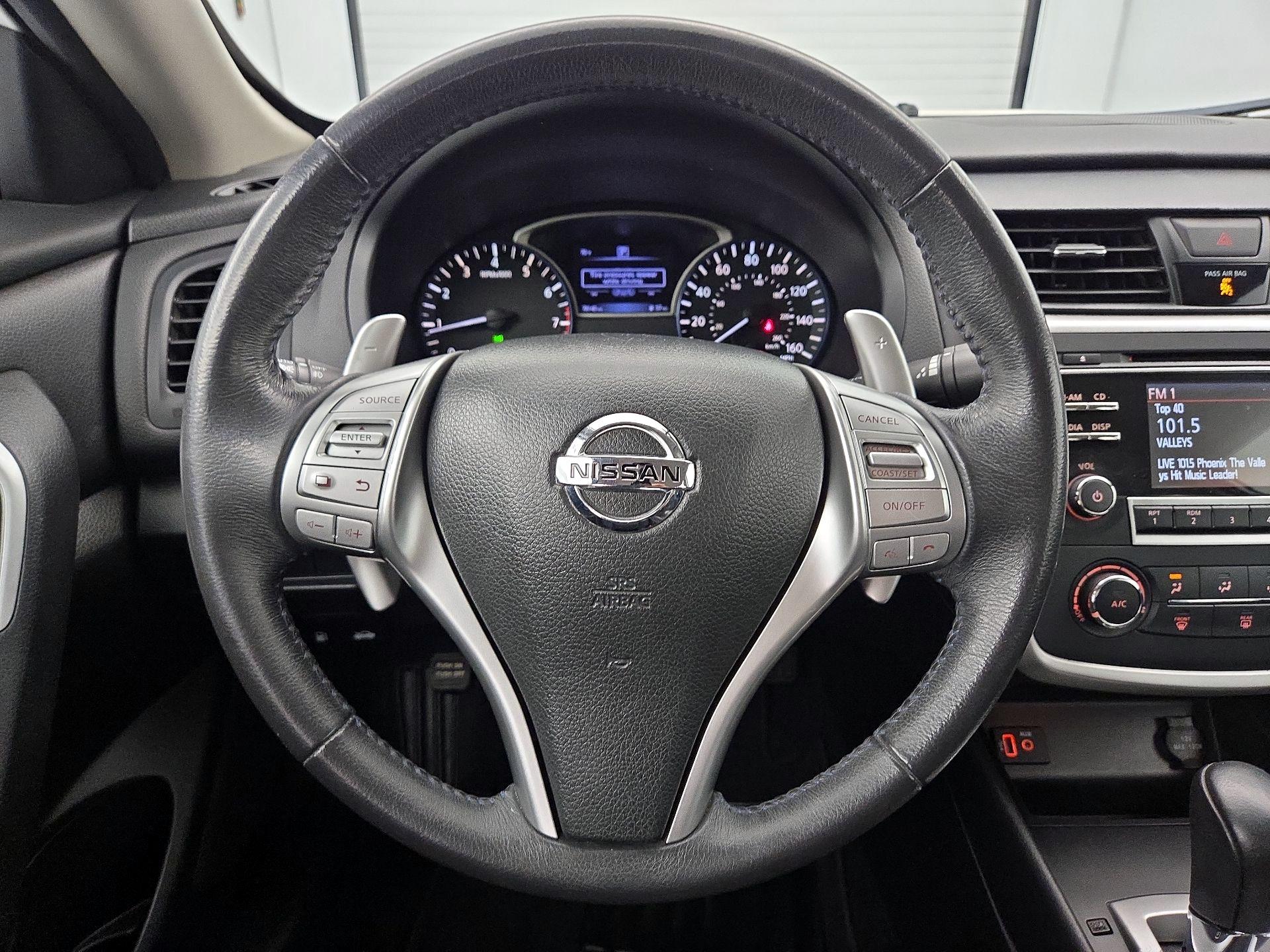 Thumbnail: 2017 Nissan Altima - 10