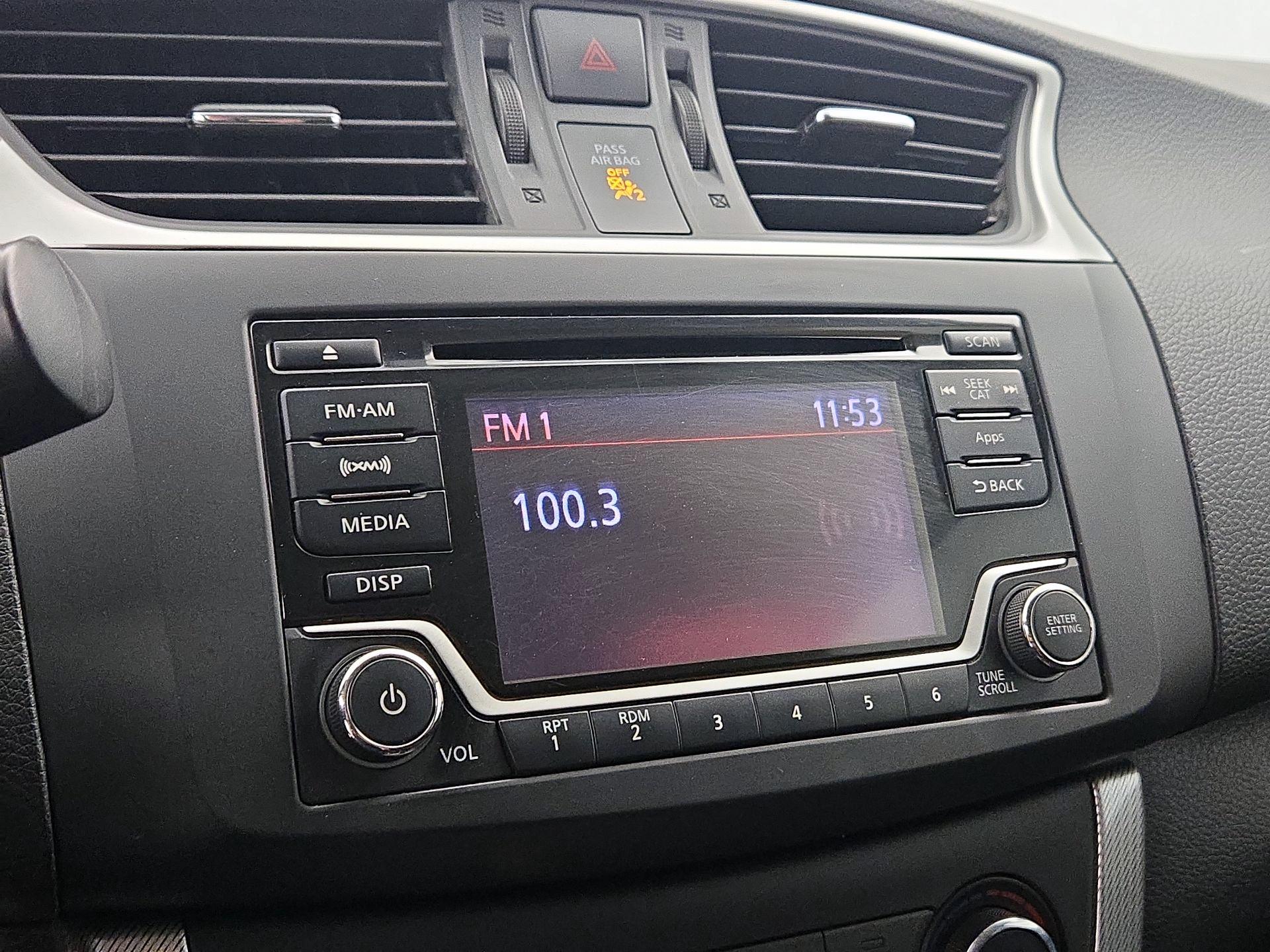 Thumbnail: 2015 Nissan Sentra - 15