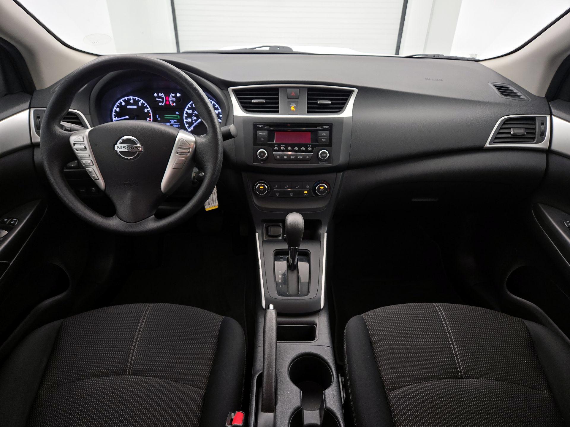 Thumbnail: 2017 Nissan Sentra - 9