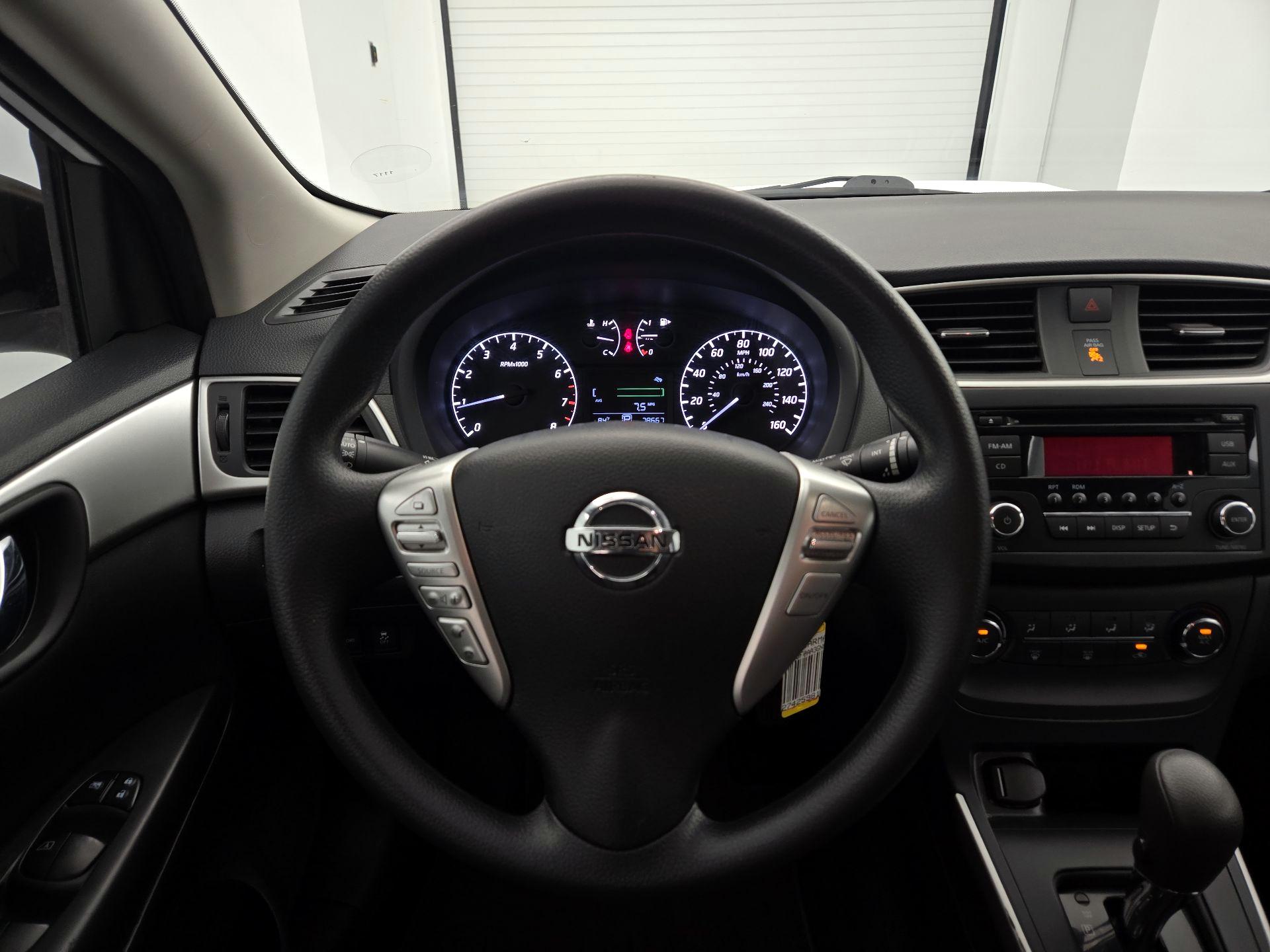 Thumbnail: 2017 Nissan Sentra - 10