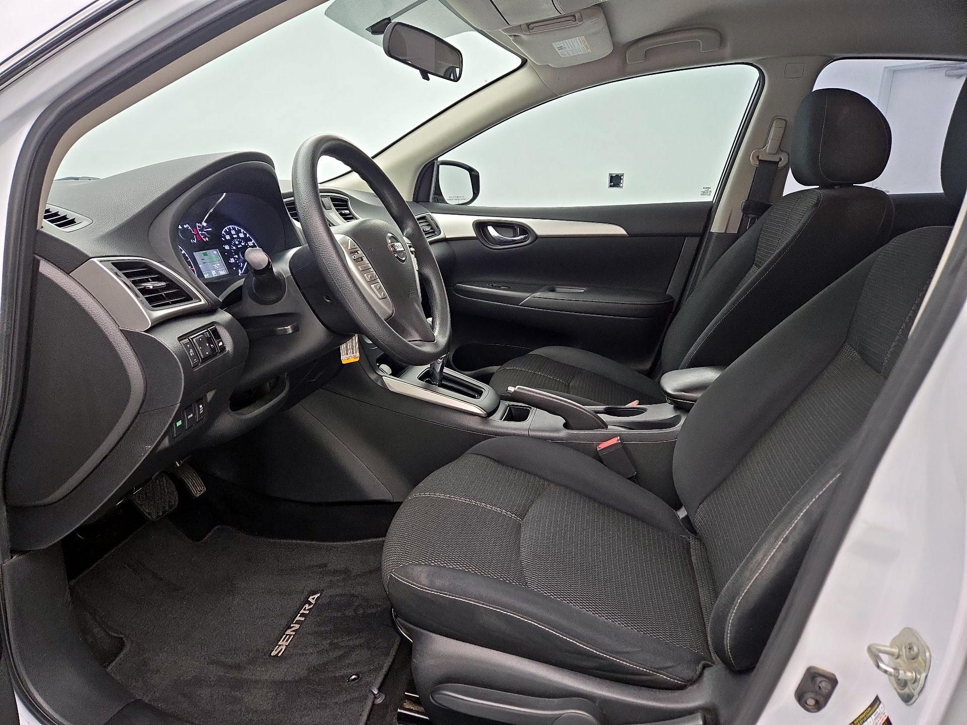 Thumbnail: 2017 Nissan Sentra - 11