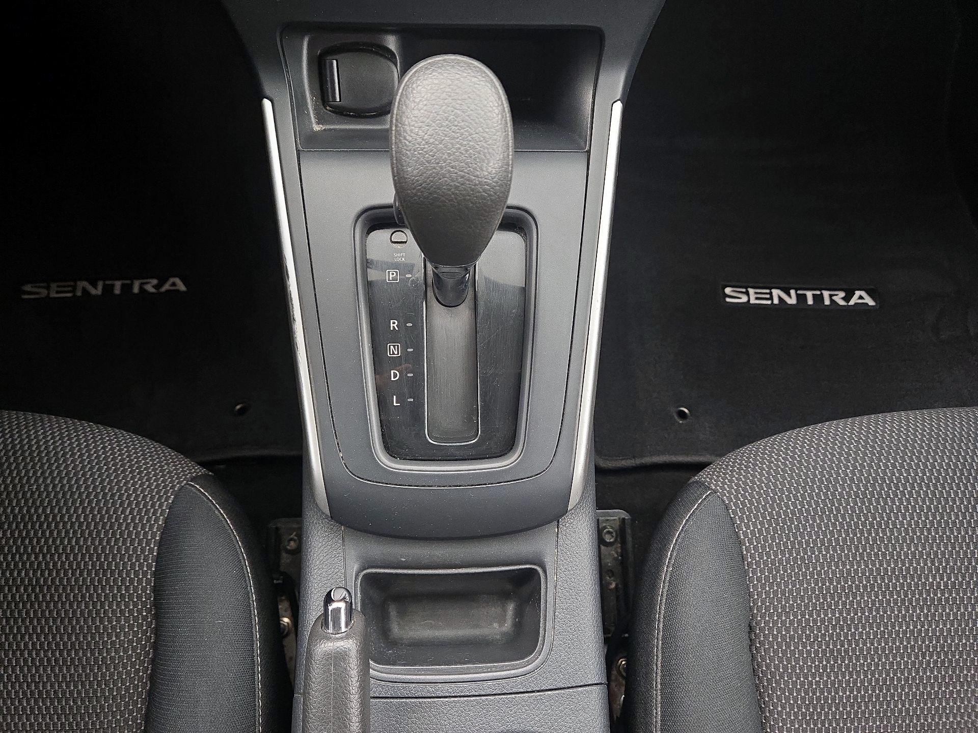 Thumbnail: 2017 Nissan Sentra - 16