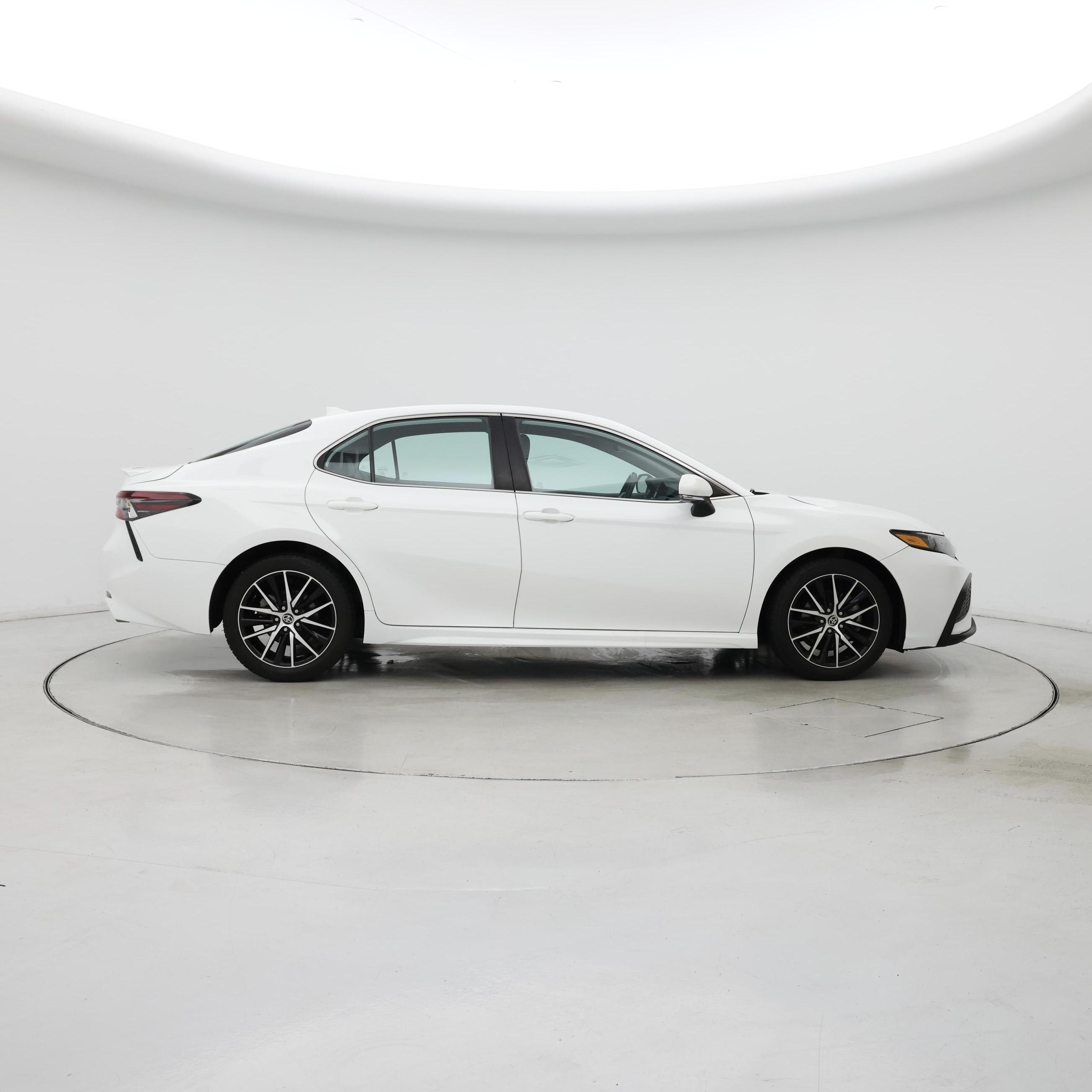Thumbnail: 2022 Toyota Camry - 7