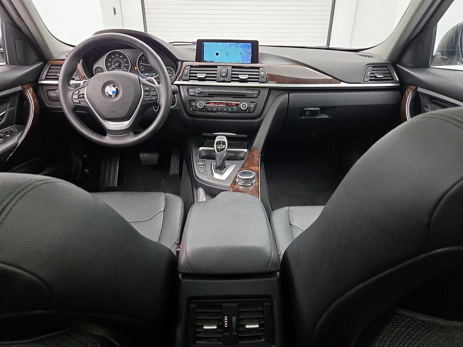 Thumbnail: 2015 BMW 3 Series - 9