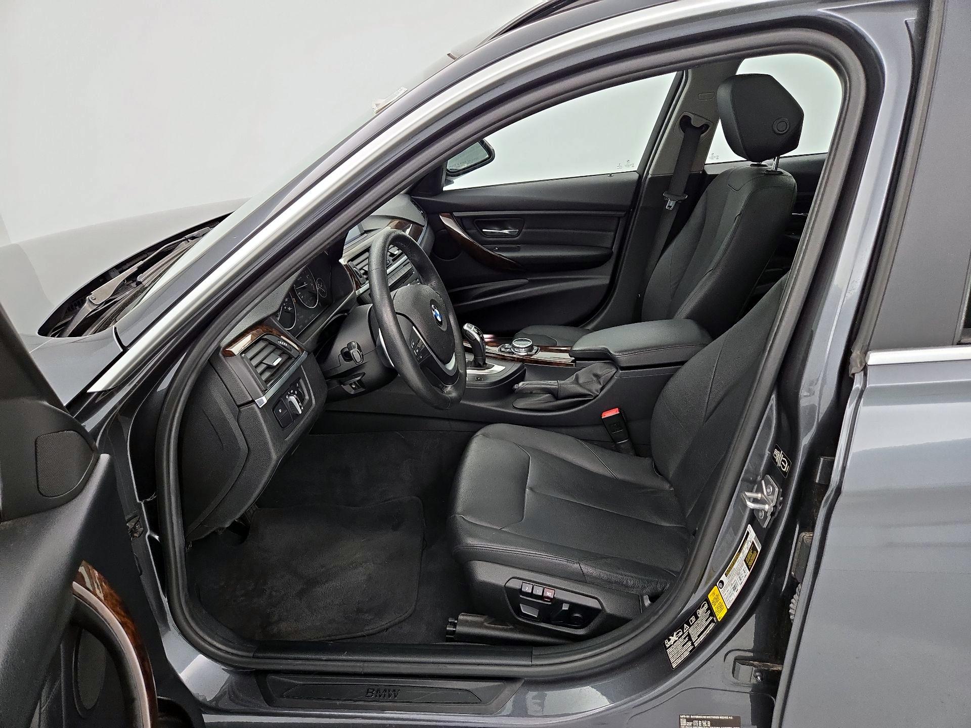 Thumbnail: 2015 BMW 3 Series - 11