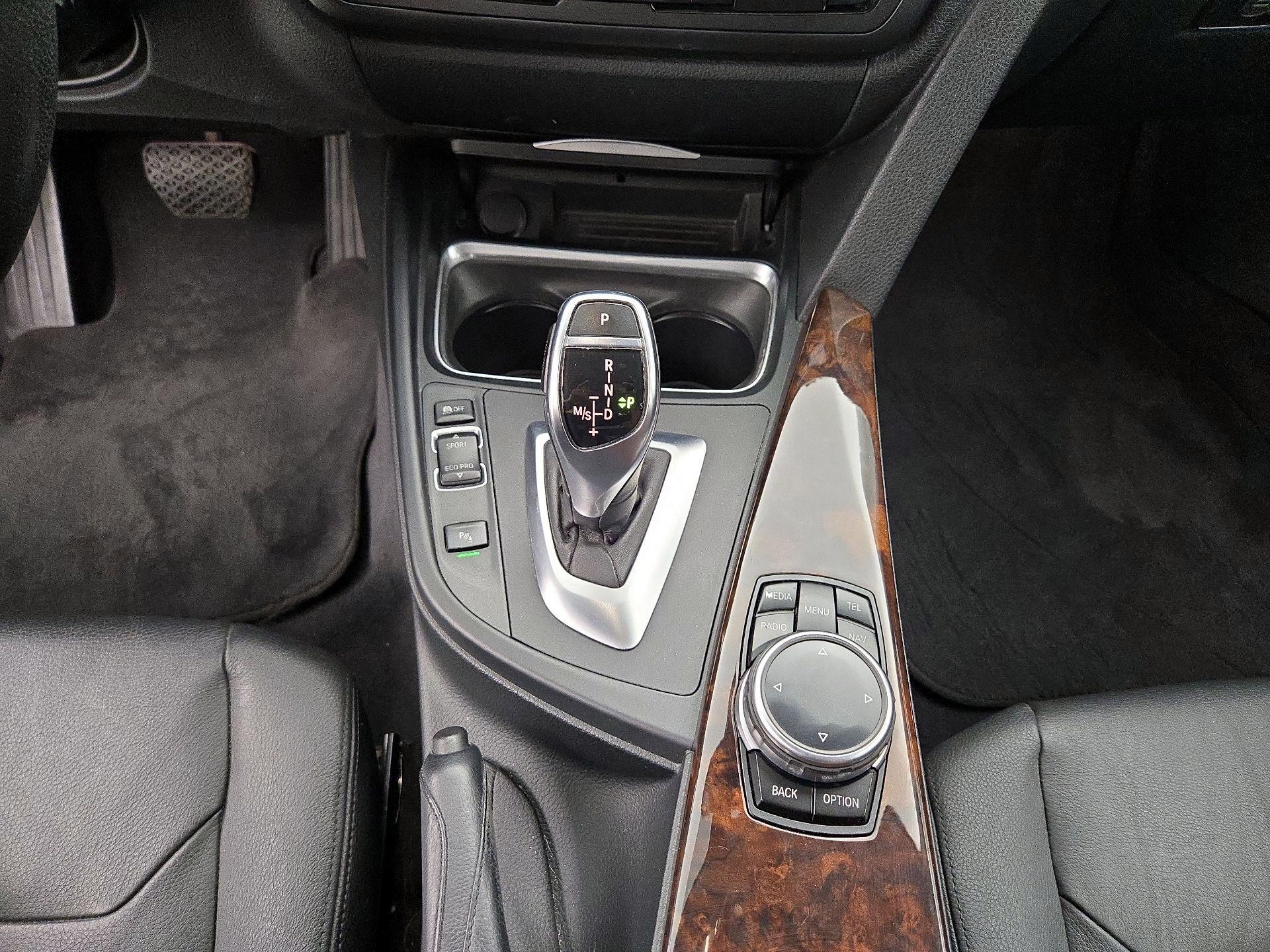 Thumbnail: 2015 BMW 3 Series - 18
