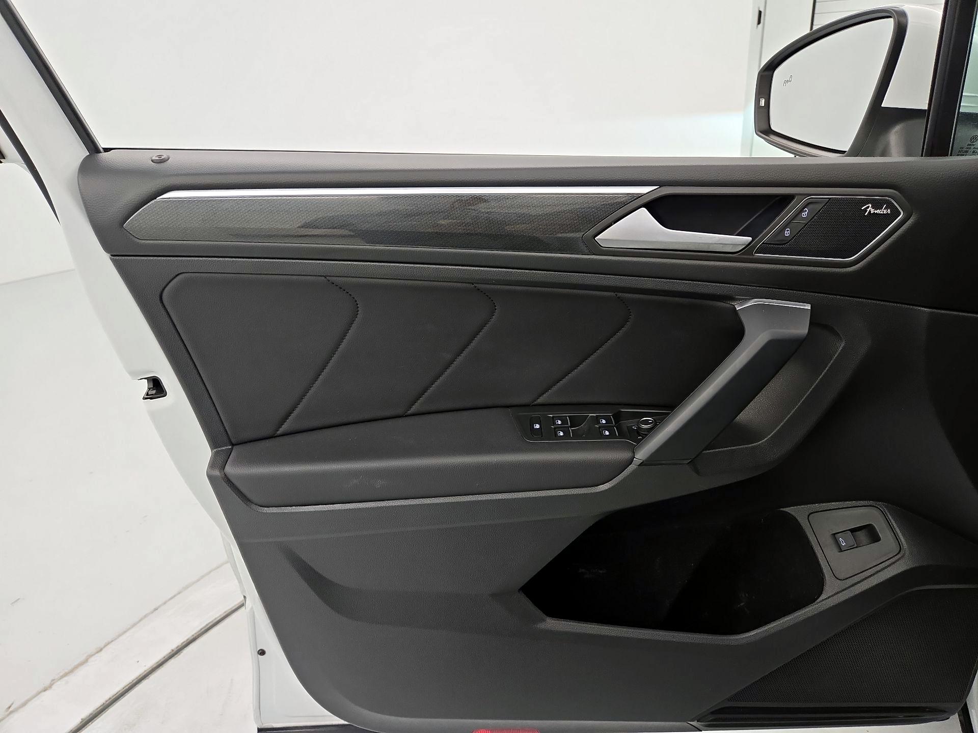Thumbnail: 2019 Volkswagen Tiguan - 12