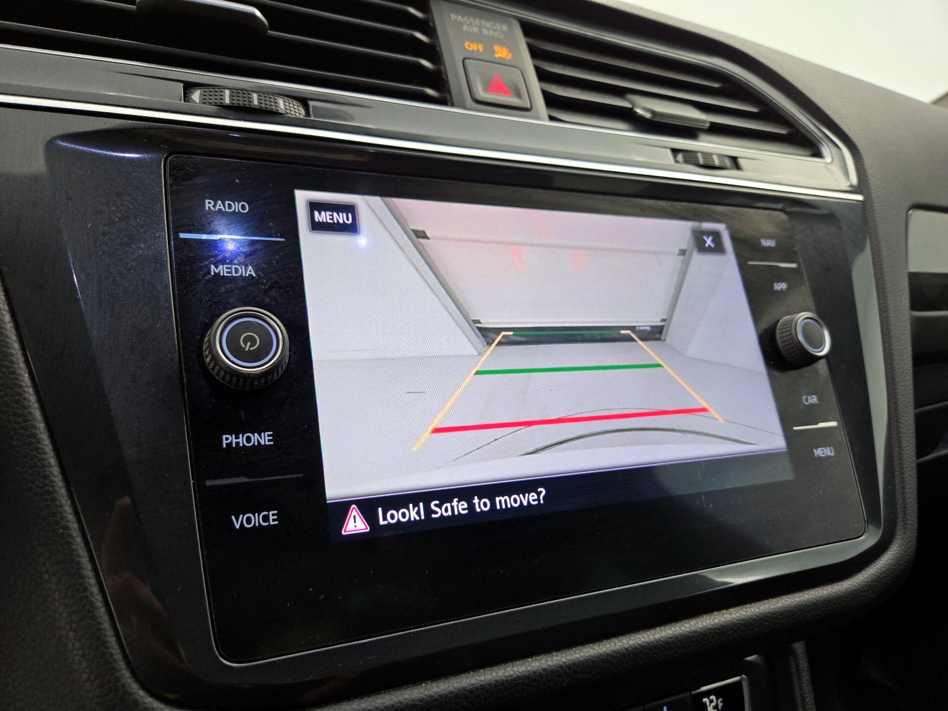Thumbnail: 2019 Volkswagen Tiguan - 15