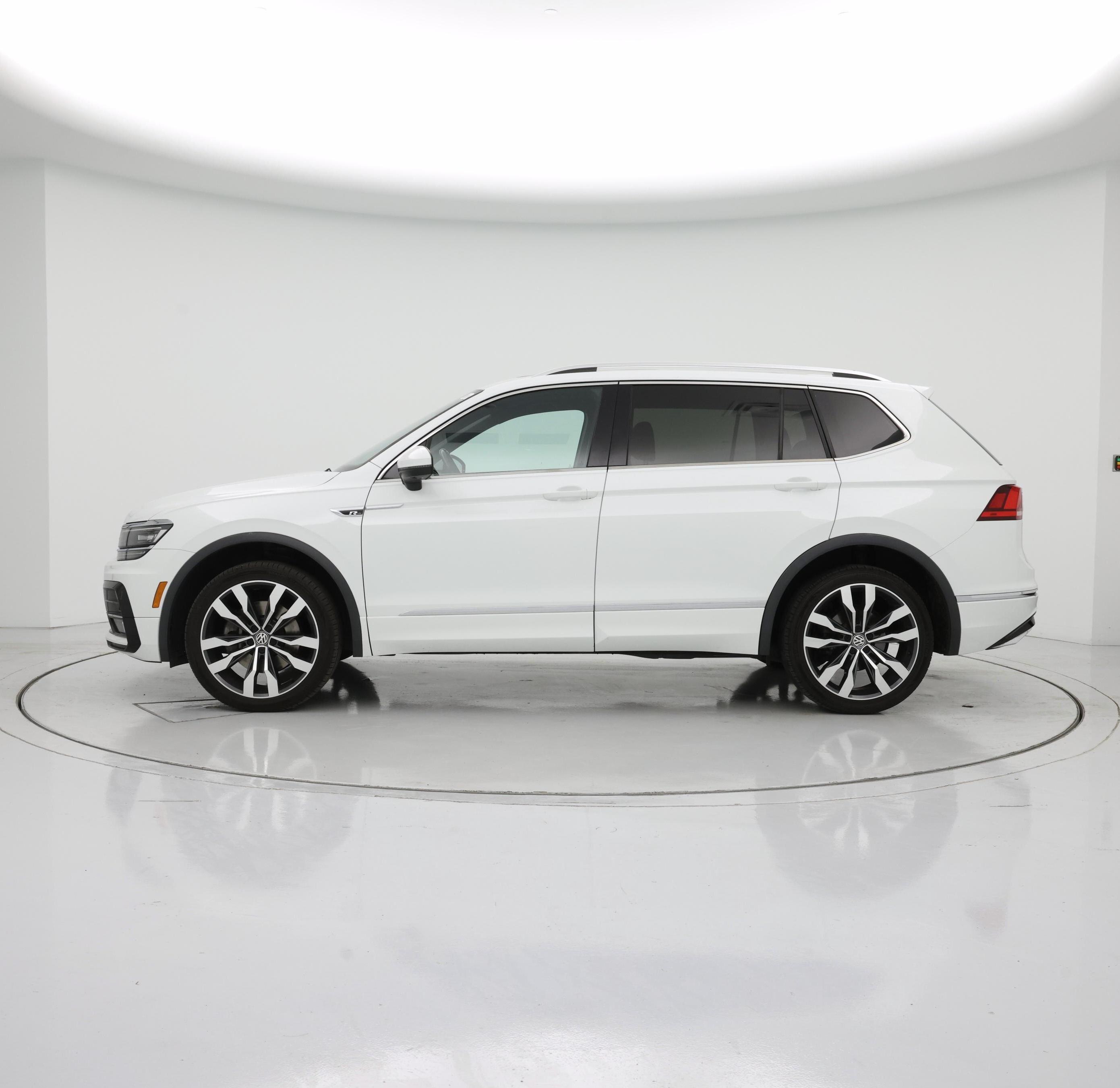 Thumbnail: 2019 Volkswagen Tiguan - 3