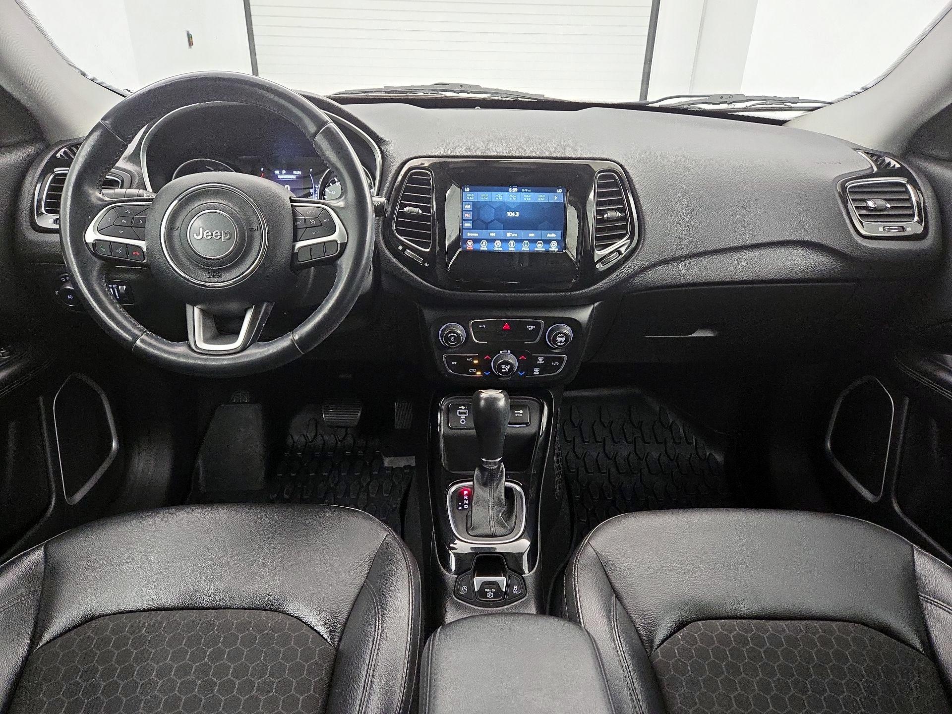 Thumbnail: 2020 Jeep Compass - 9