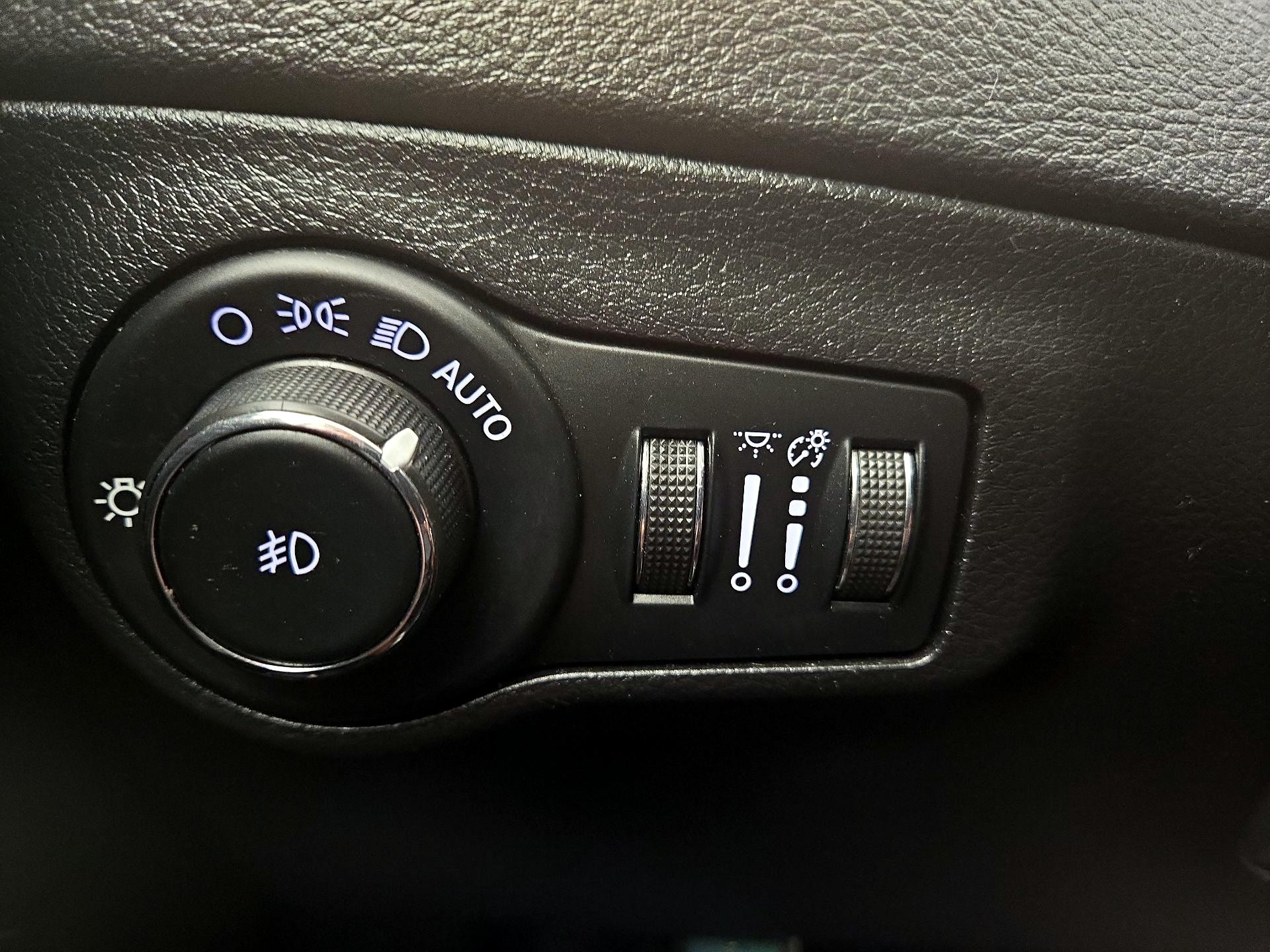 Thumbnail: 2020 Jeep Compass - 13