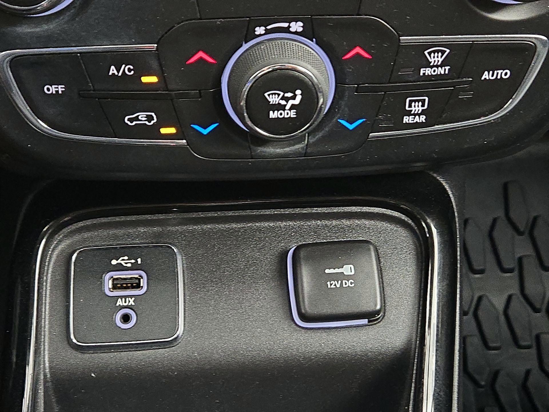 Thumbnail: 2020 Jeep Compass - 16