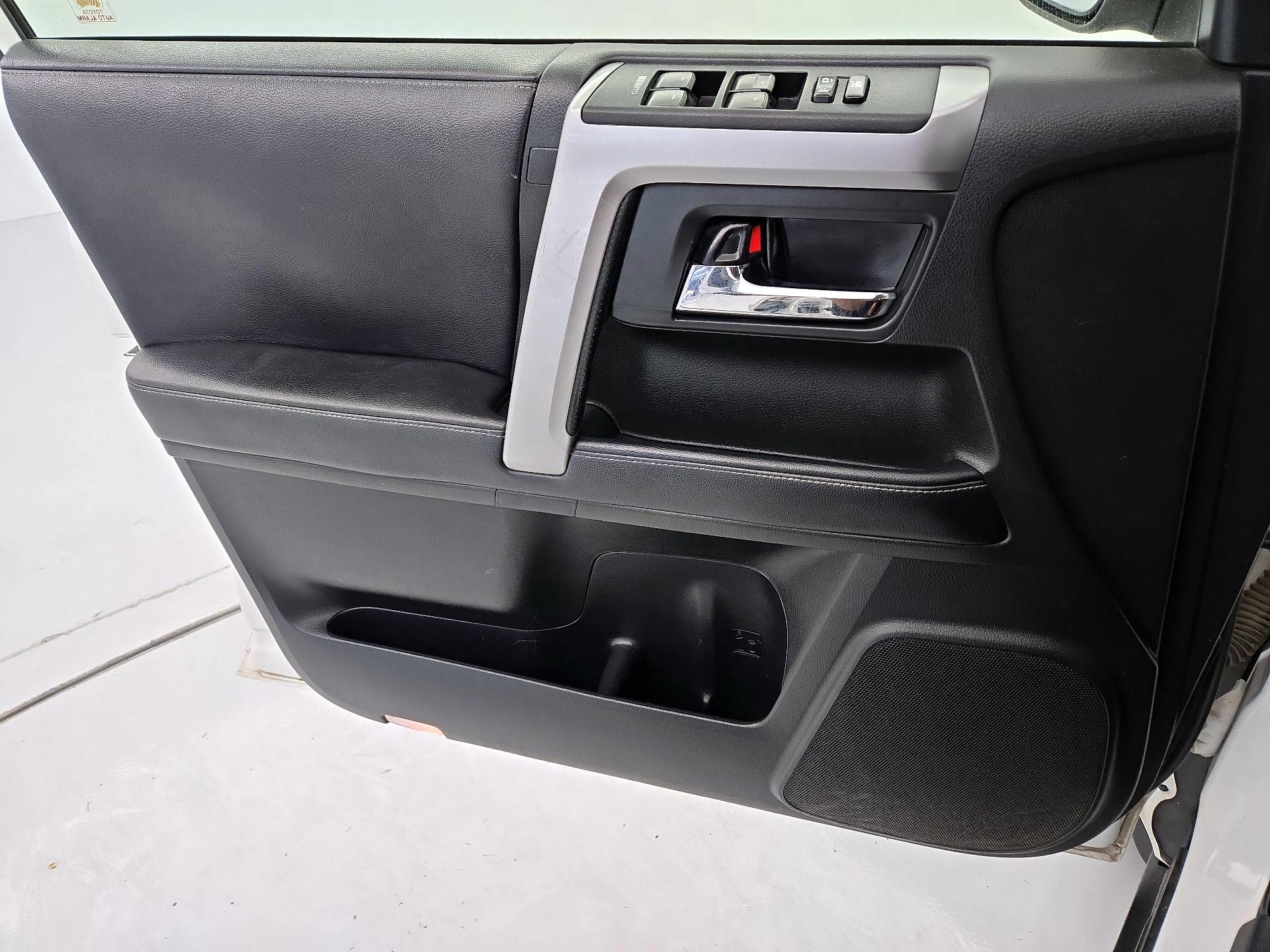 Thumbnail: 2019 Toyota 4Runner - 12