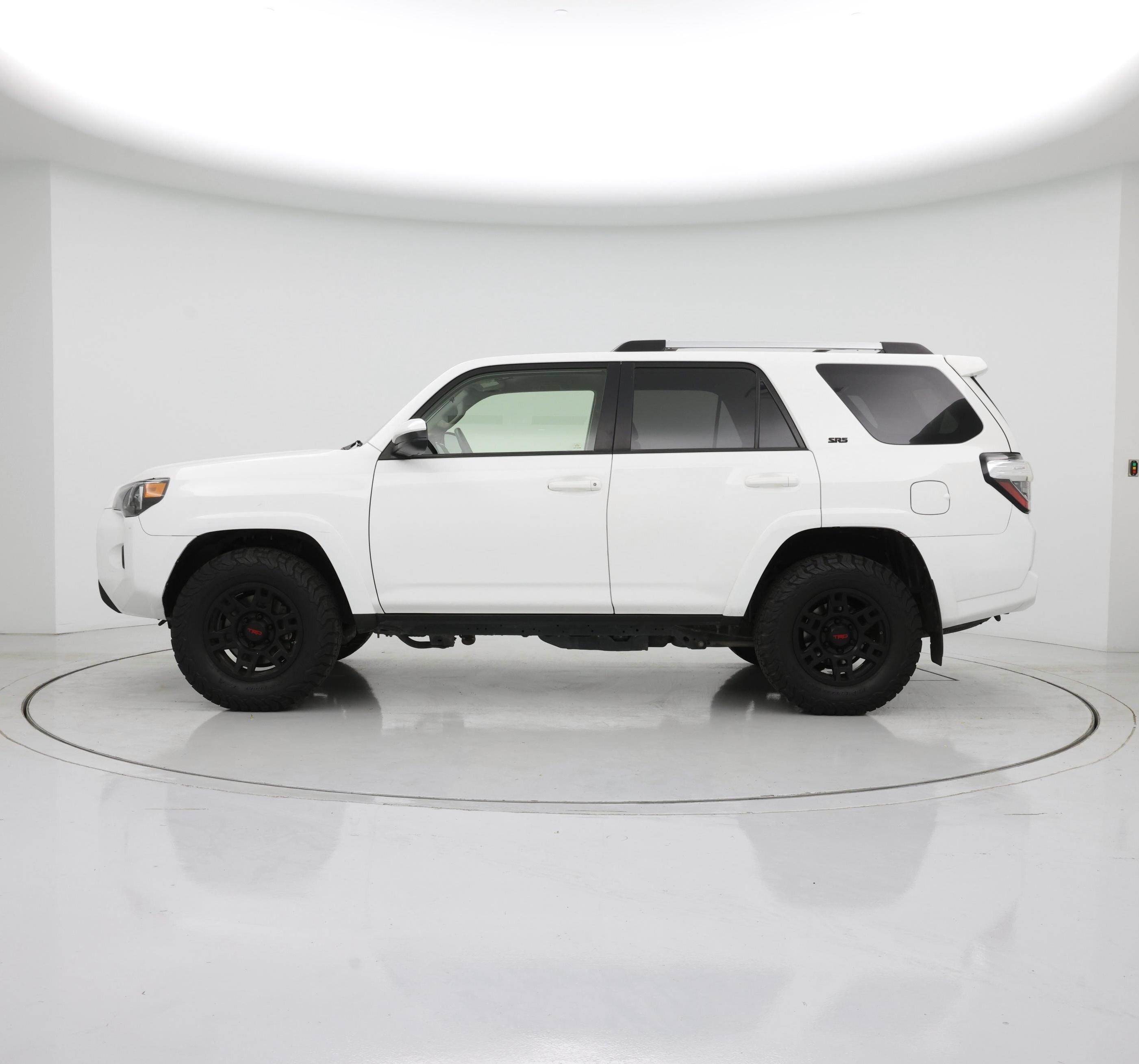 Thumbnail: 2019 Toyota 4Runner - 3