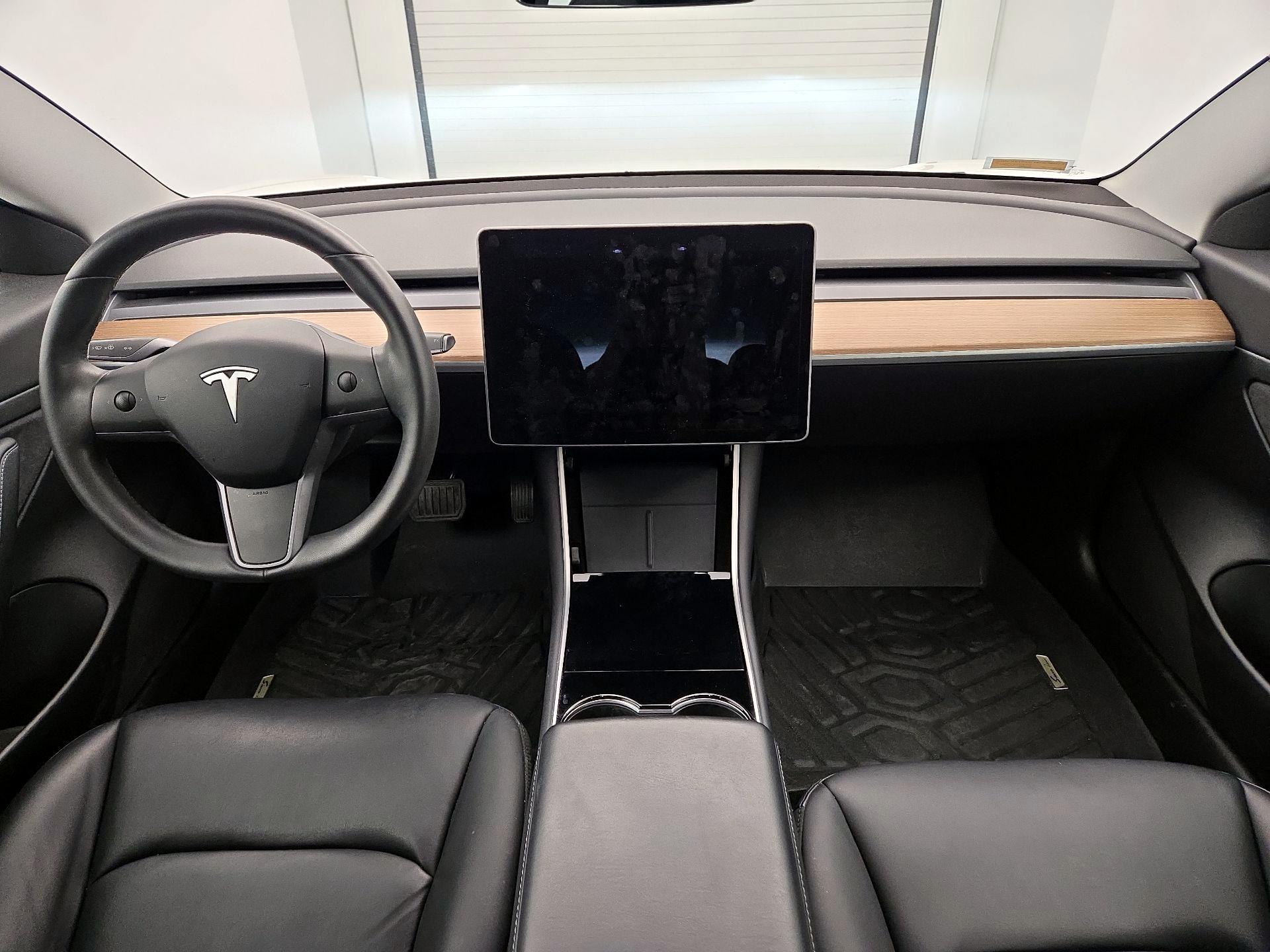 Thumbnail: 2020 Tesla Model 3 - 9