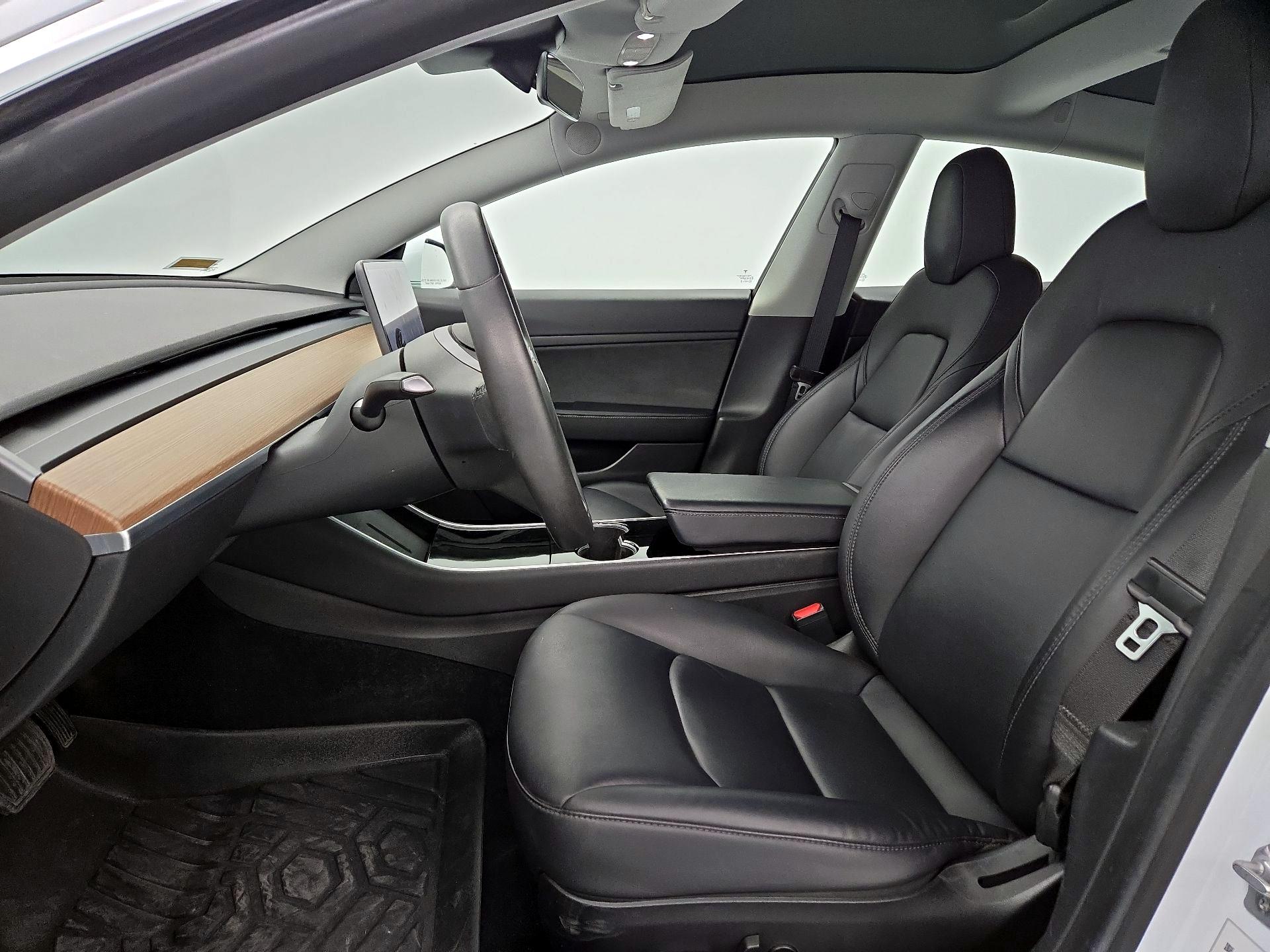 Thumbnail: 2020 Tesla Model 3 - 11